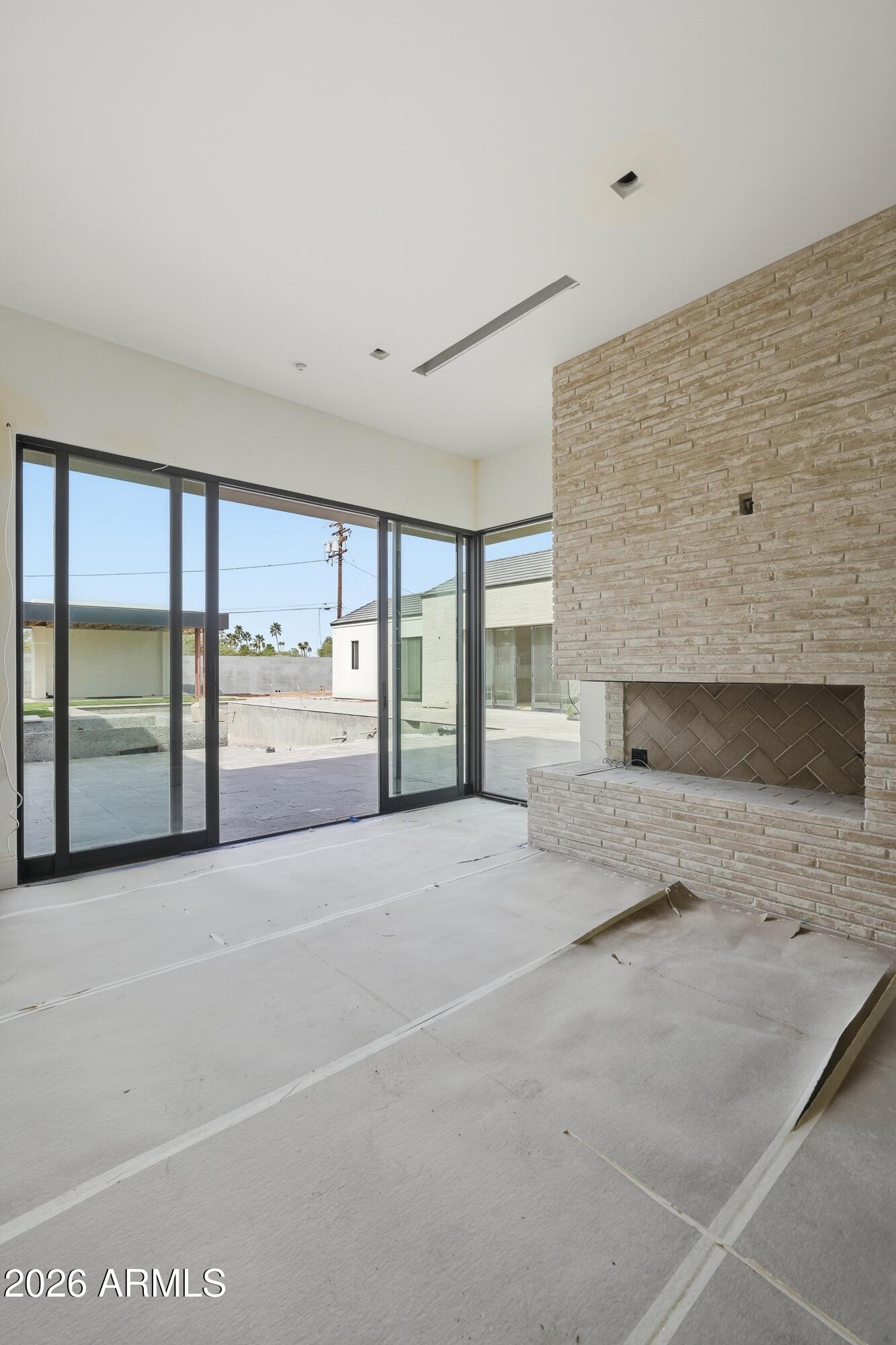 7620 E PARADISE Drive