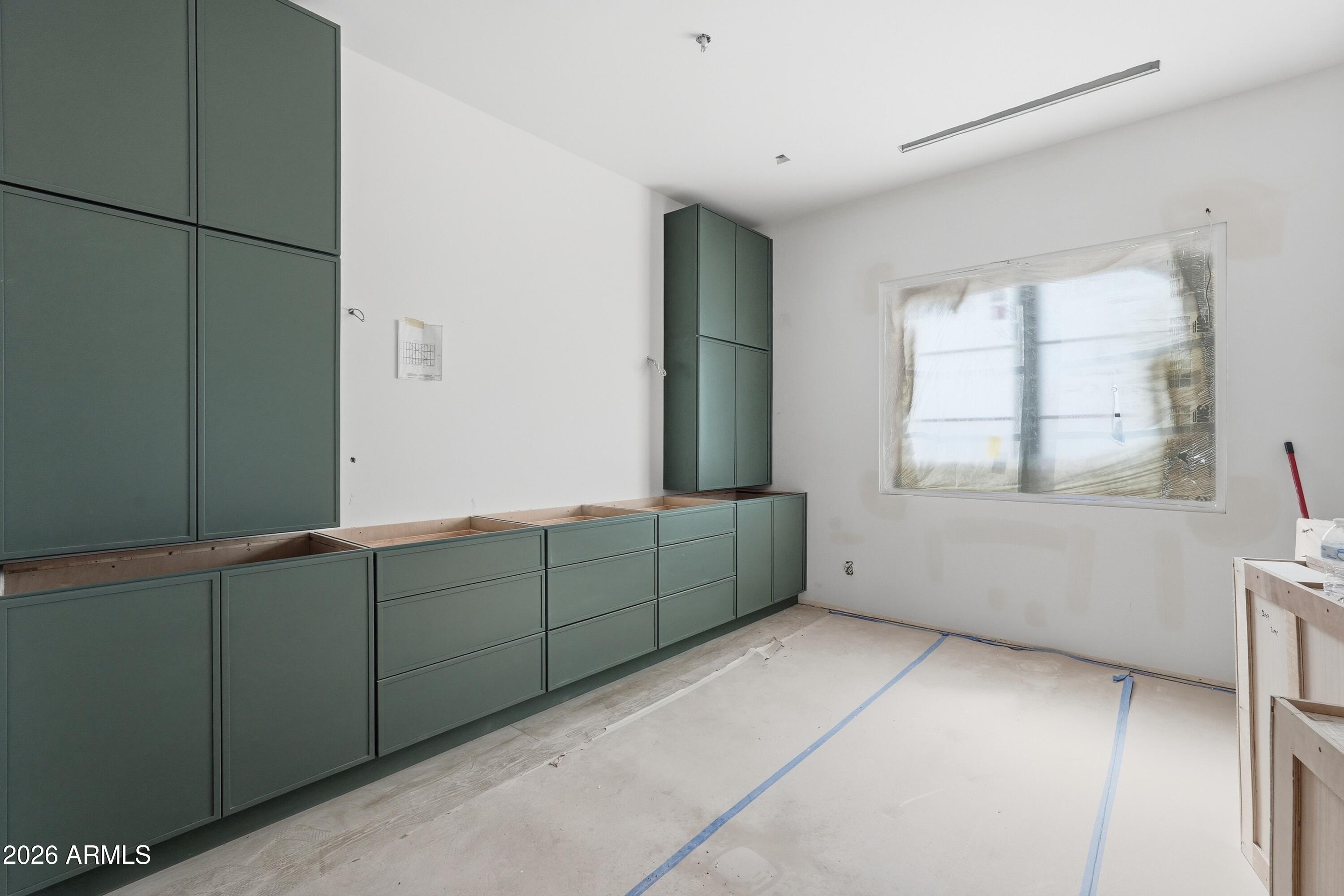 7620 E PARADISE Drive