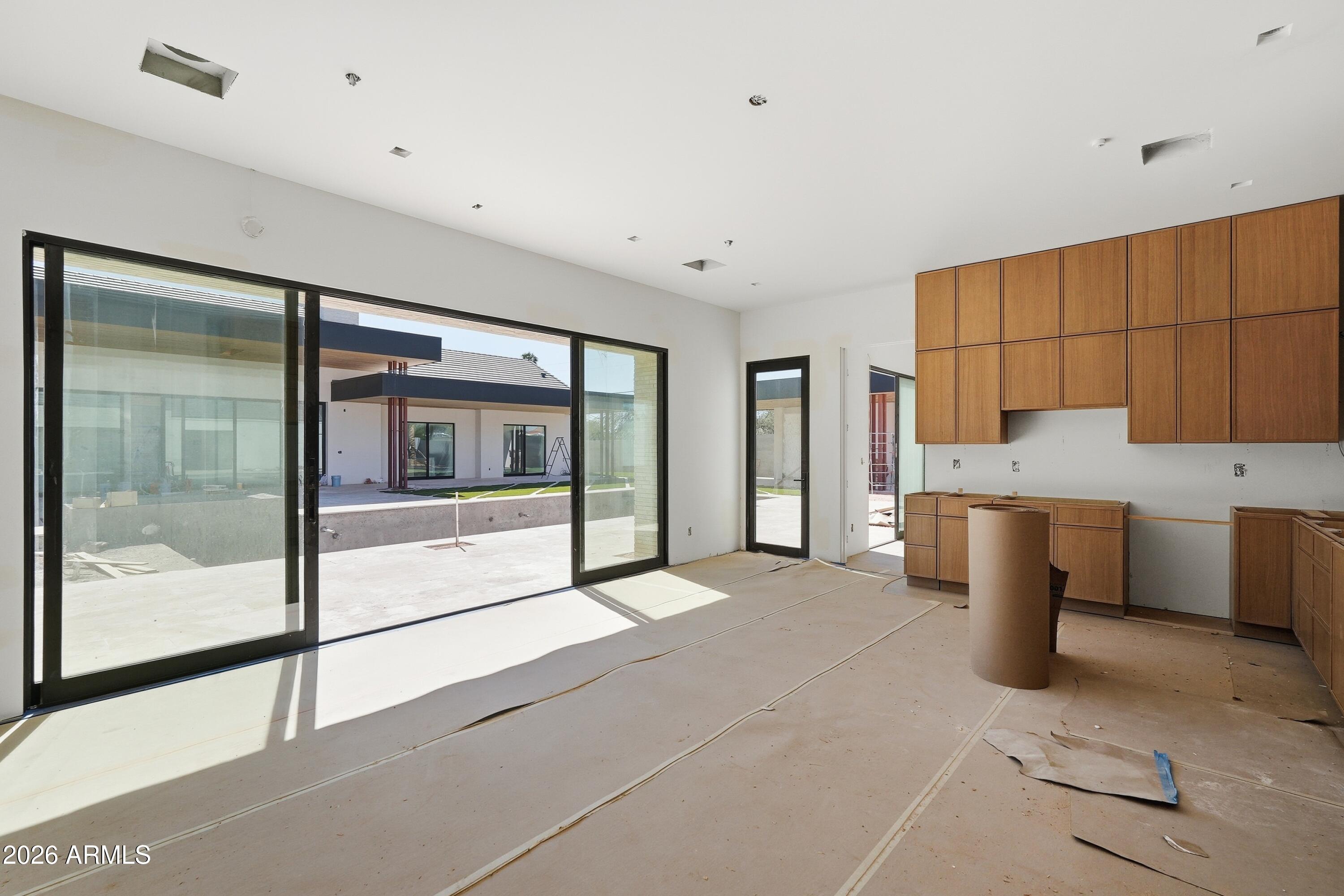 7620 E PARADISE Drive