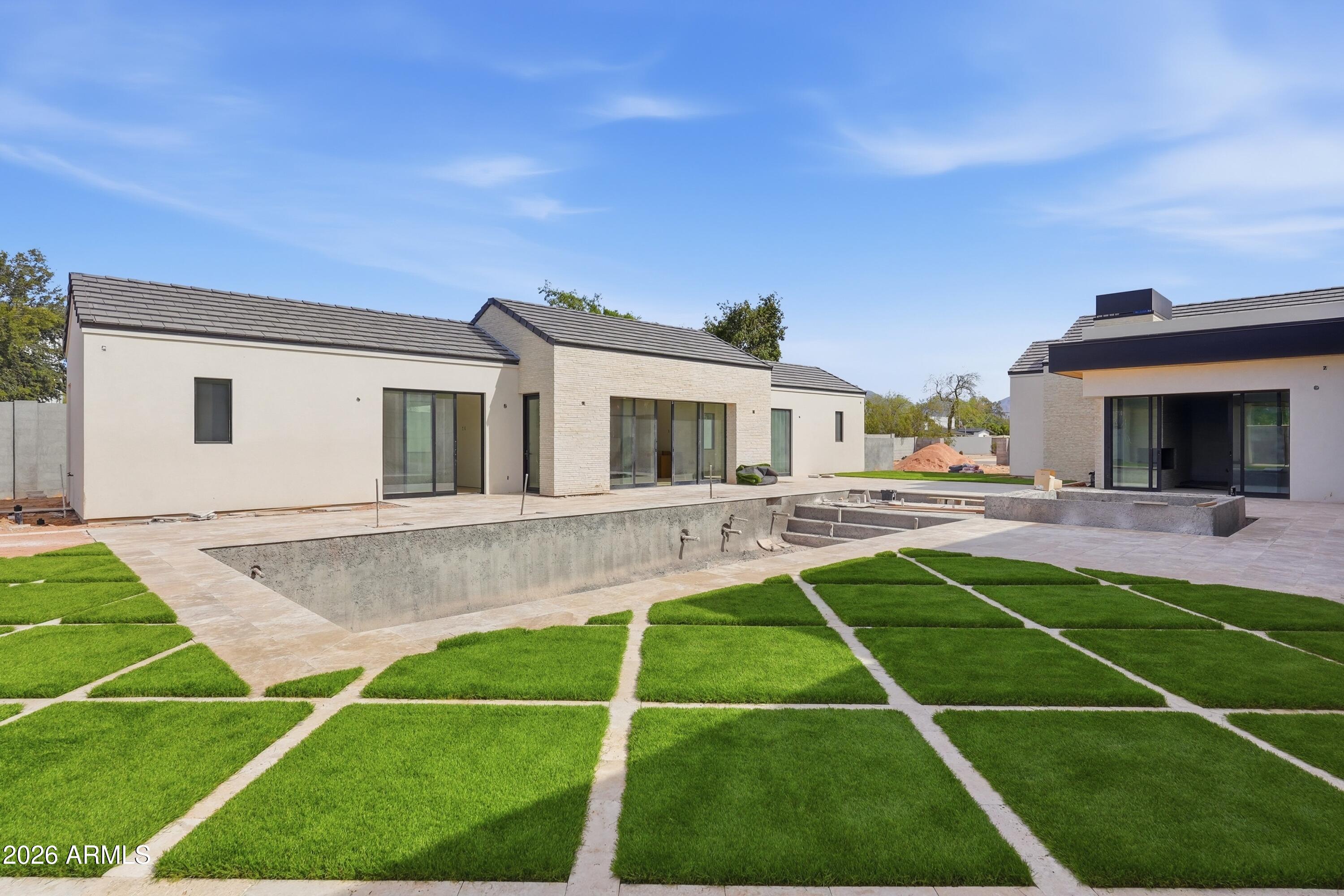 7620 E PARADISE Drive