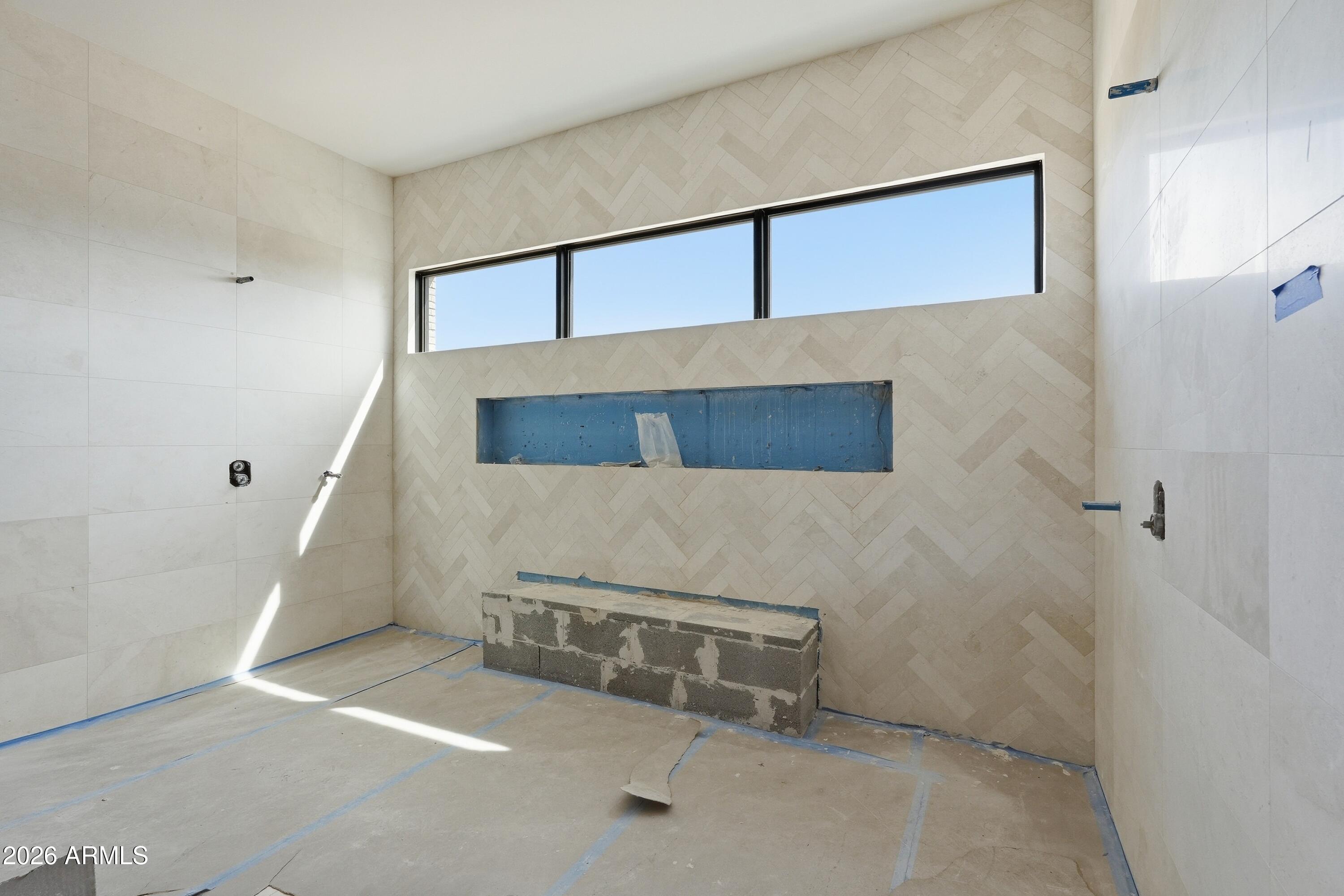 7620 E PARADISE Drive