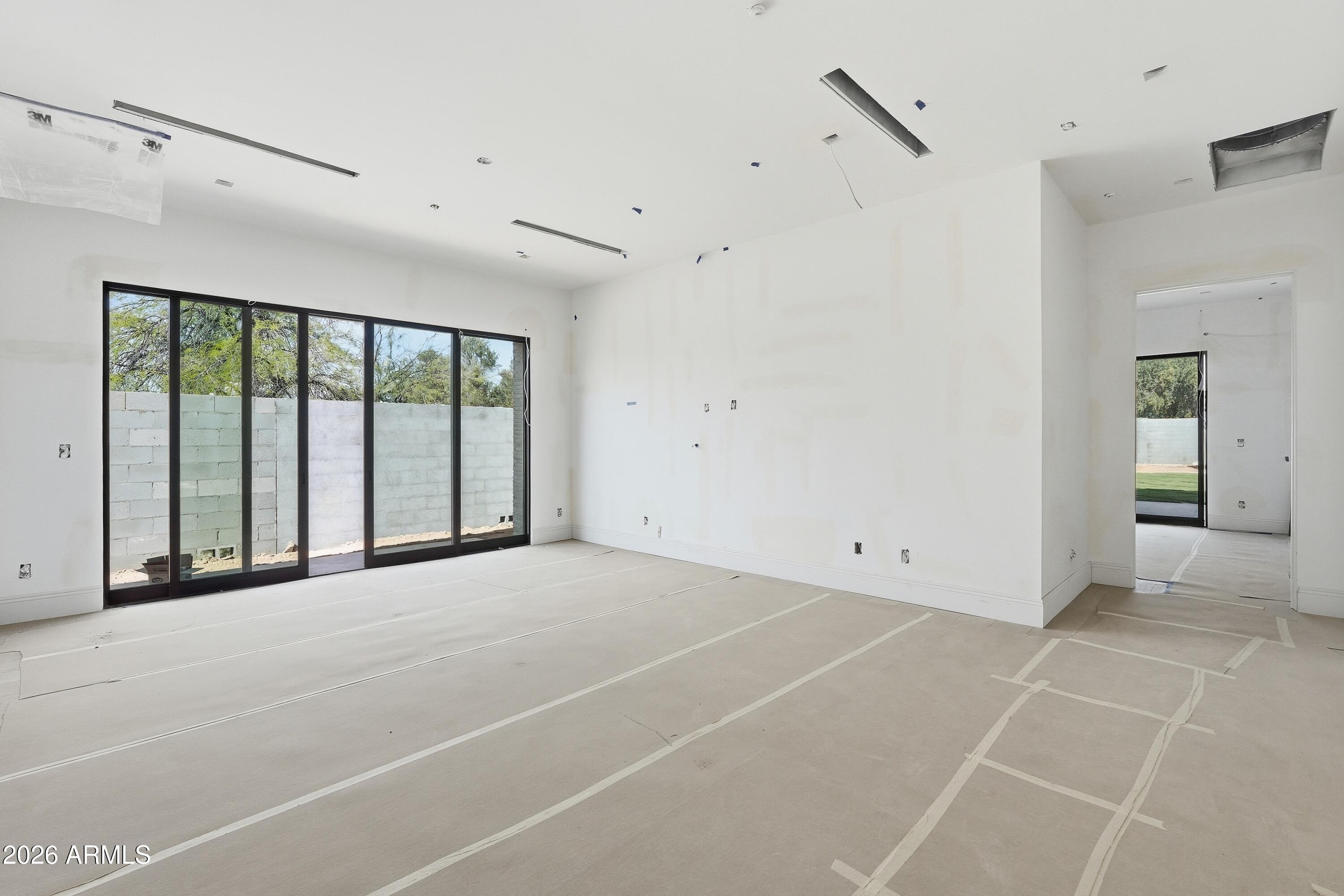 7620 E PARADISE Drive