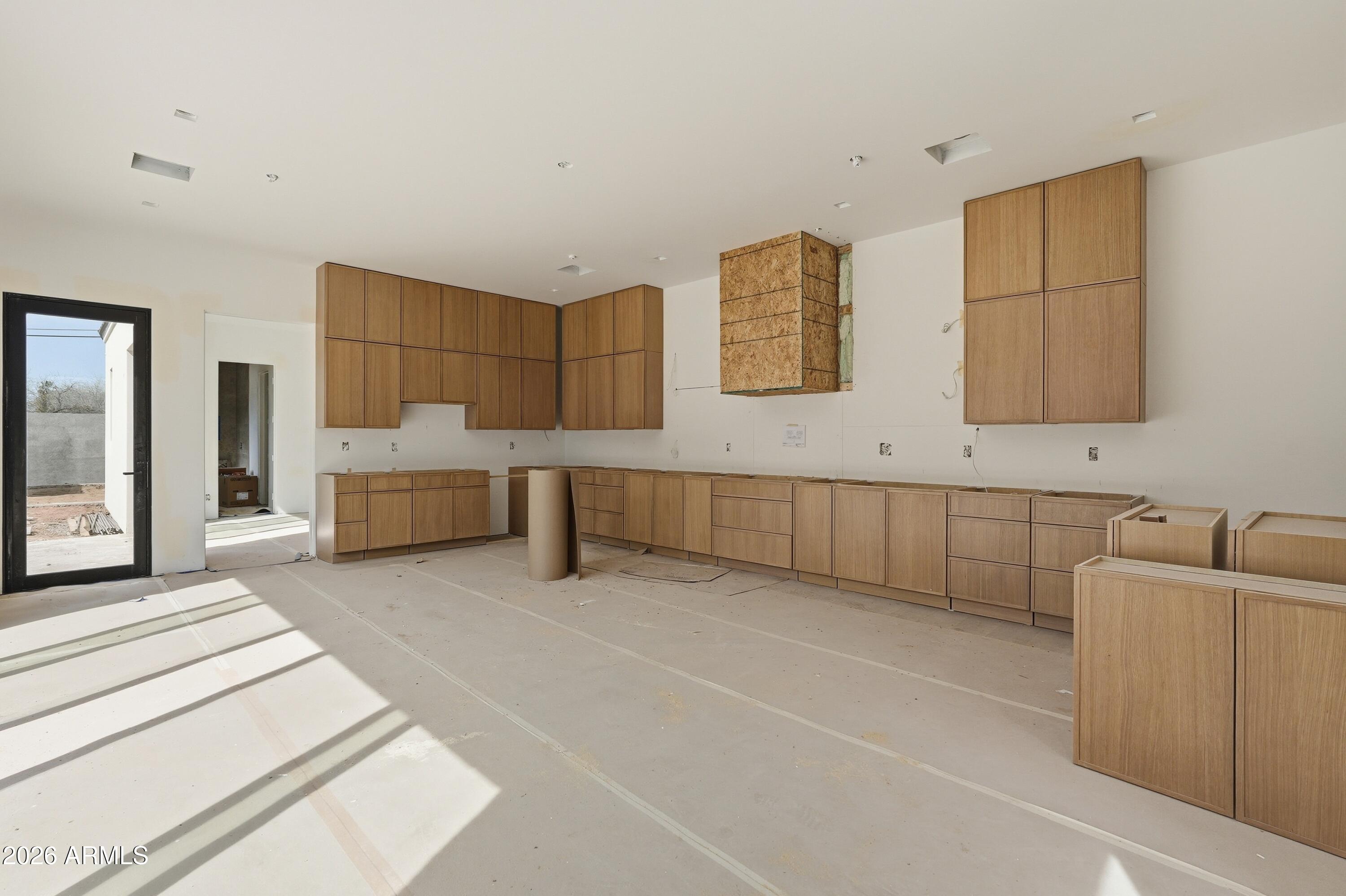 7620 E PARADISE Drive