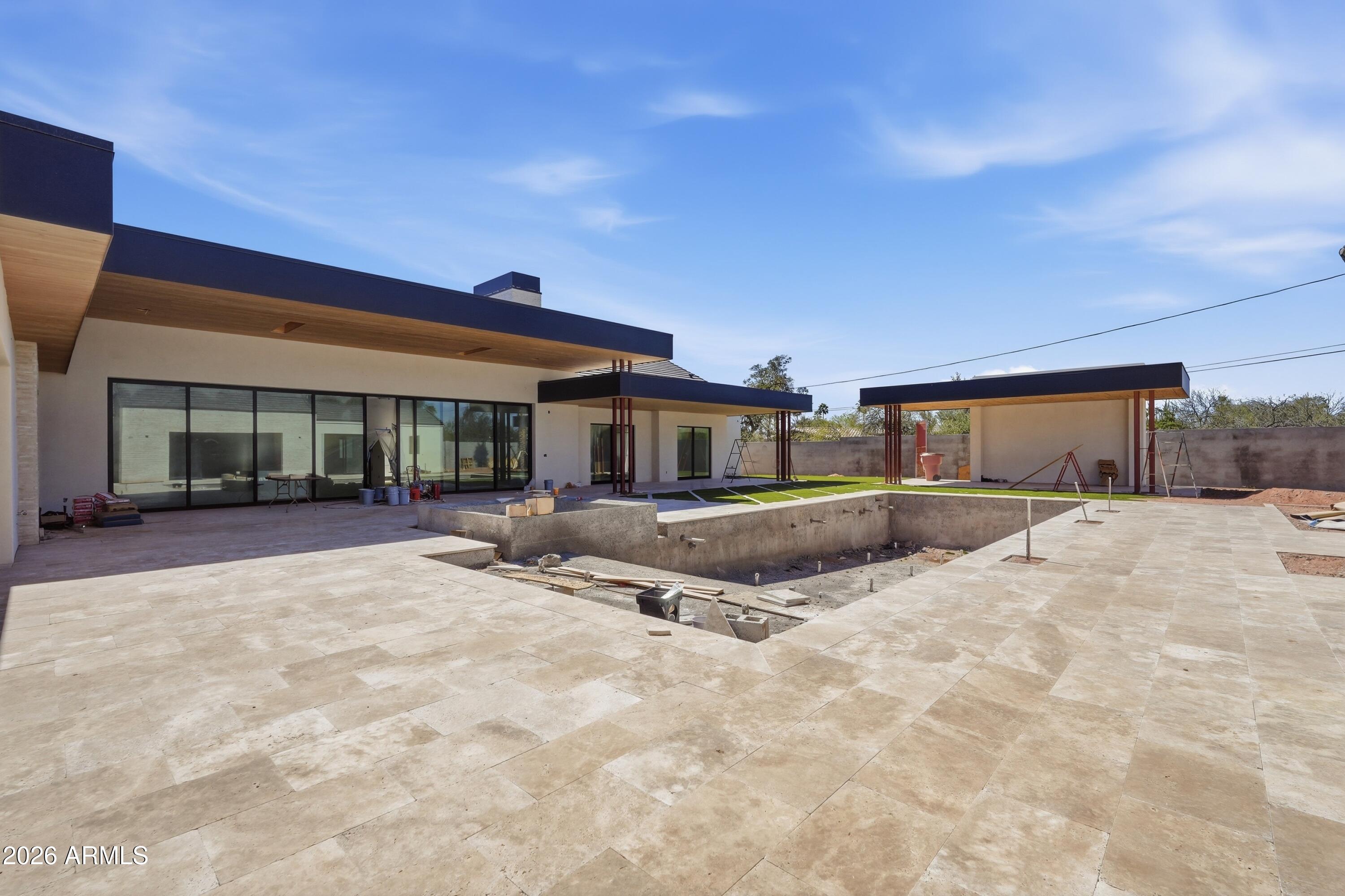 7620 E PARADISE Drive