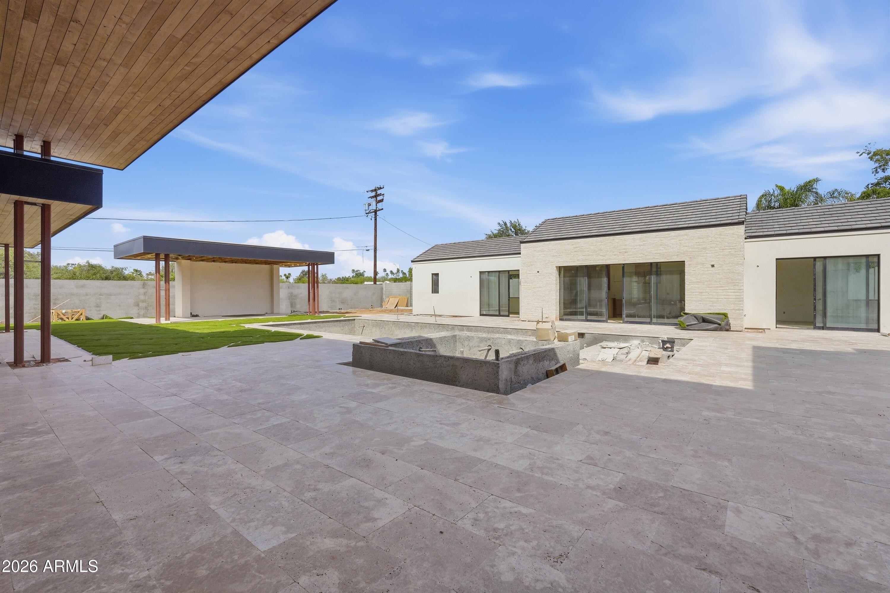 7620 E PARADISE Drive