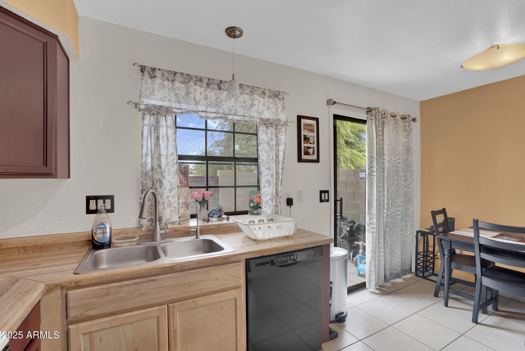 3491 N ARIZONA Avenue 83