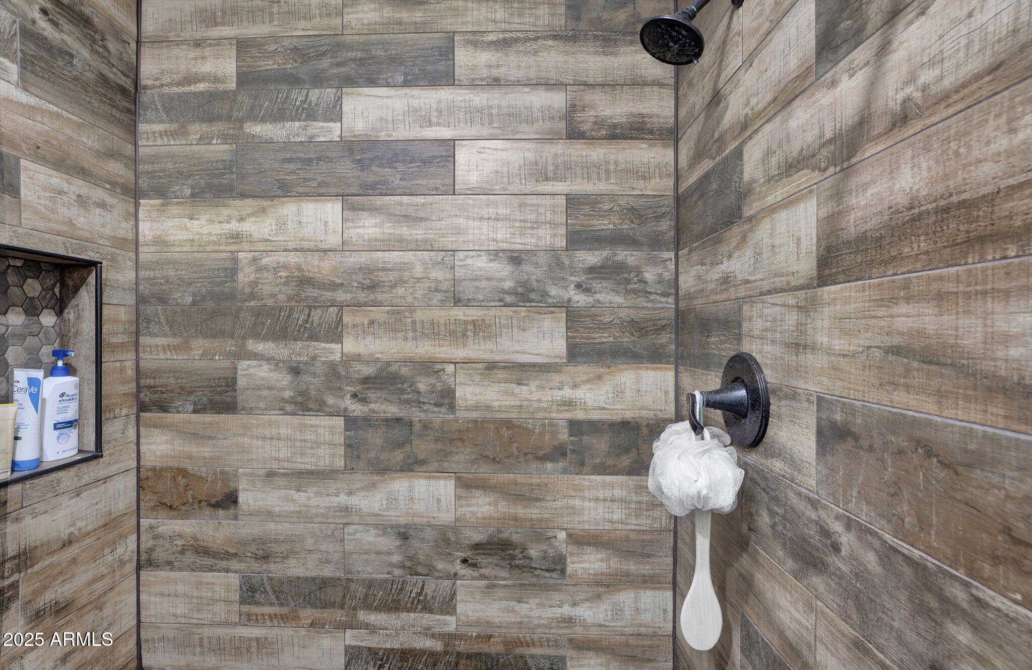 3491 N ARIZONA Avenue 83