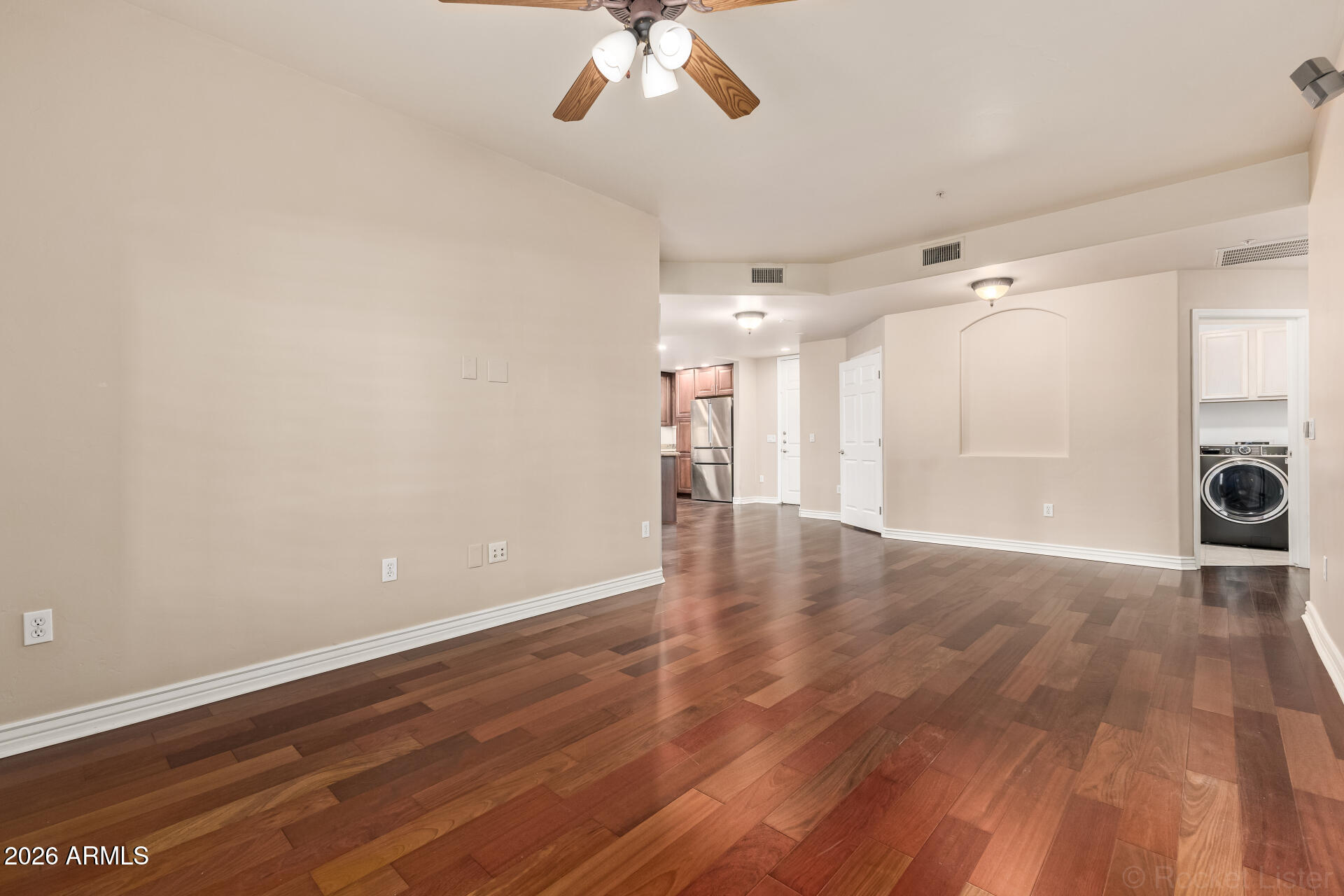 5450 E DEER VALLEY Drive 1214