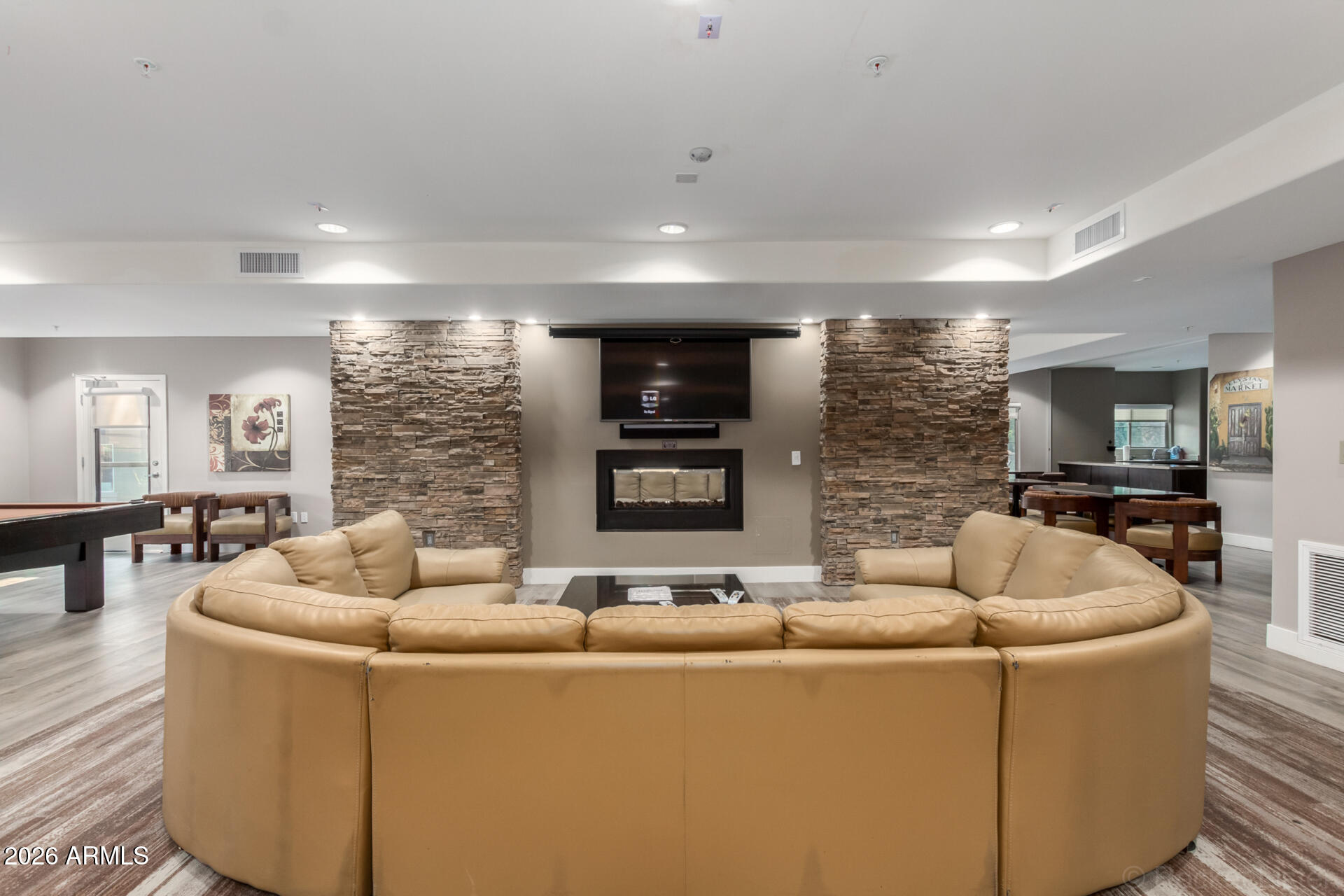 5450 E DEER VALLEY Drive 1214