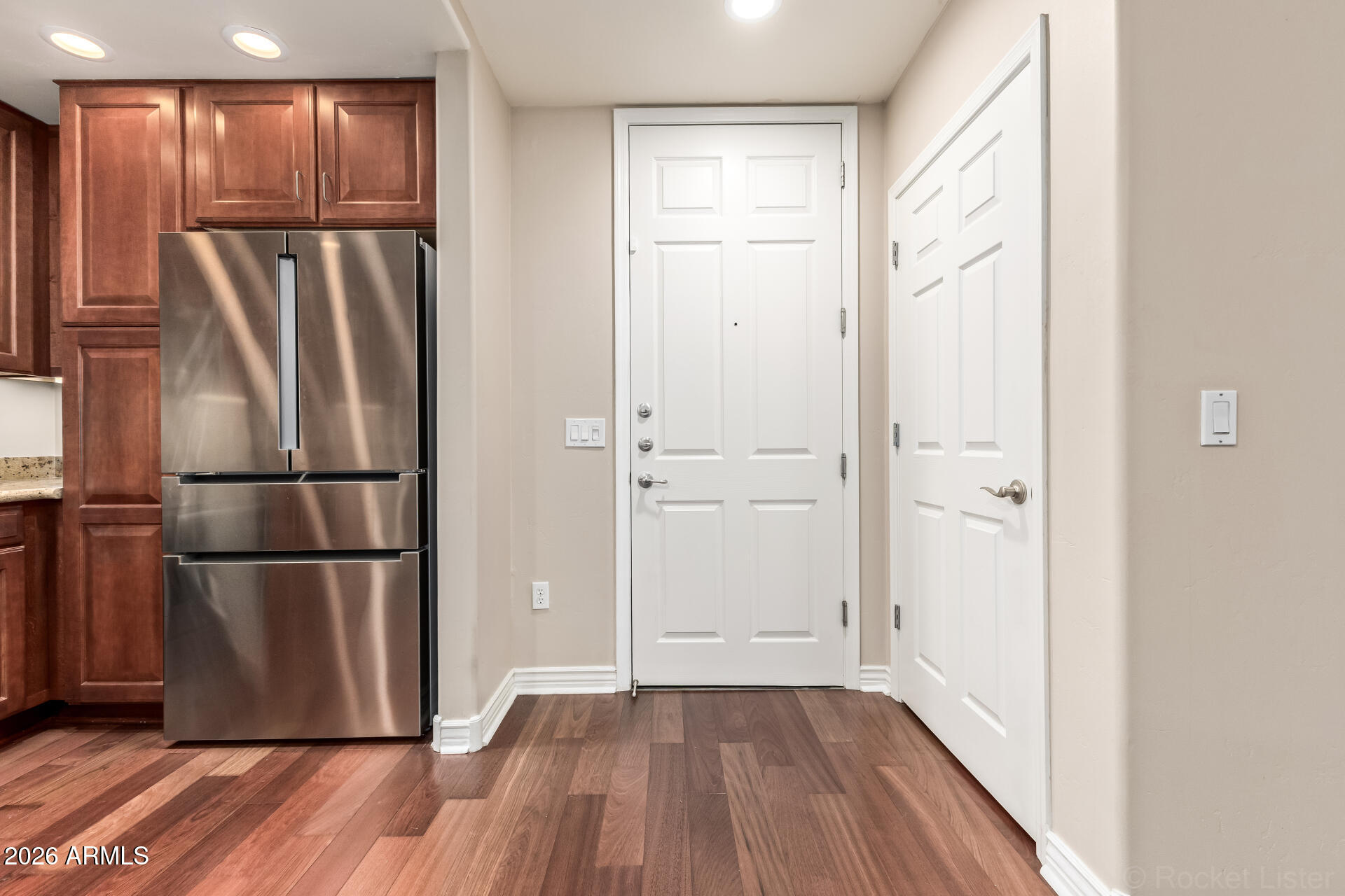 5450 E DEER VALLEY Drive 1214