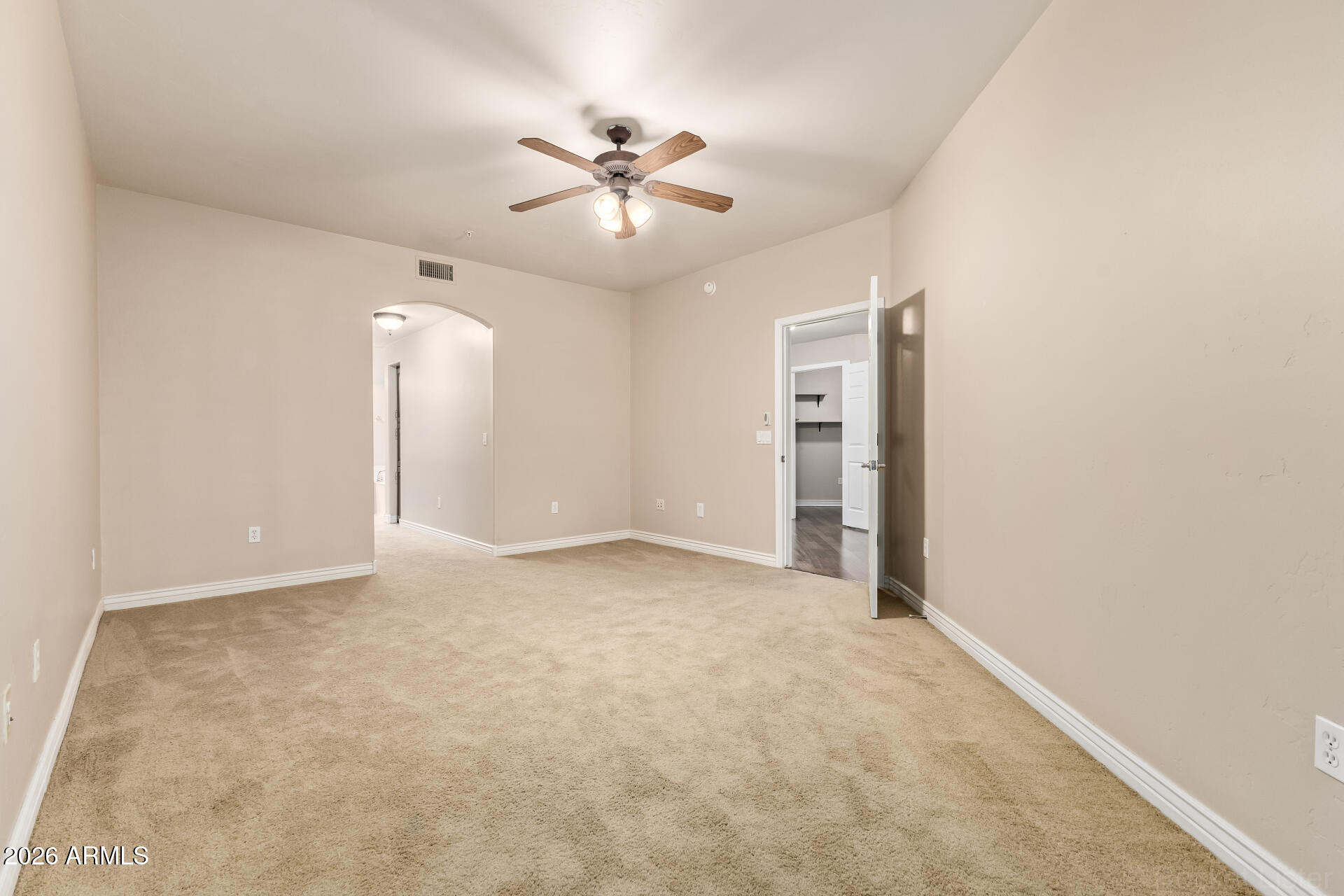 5450 E DEER VALLEY Drive 1214