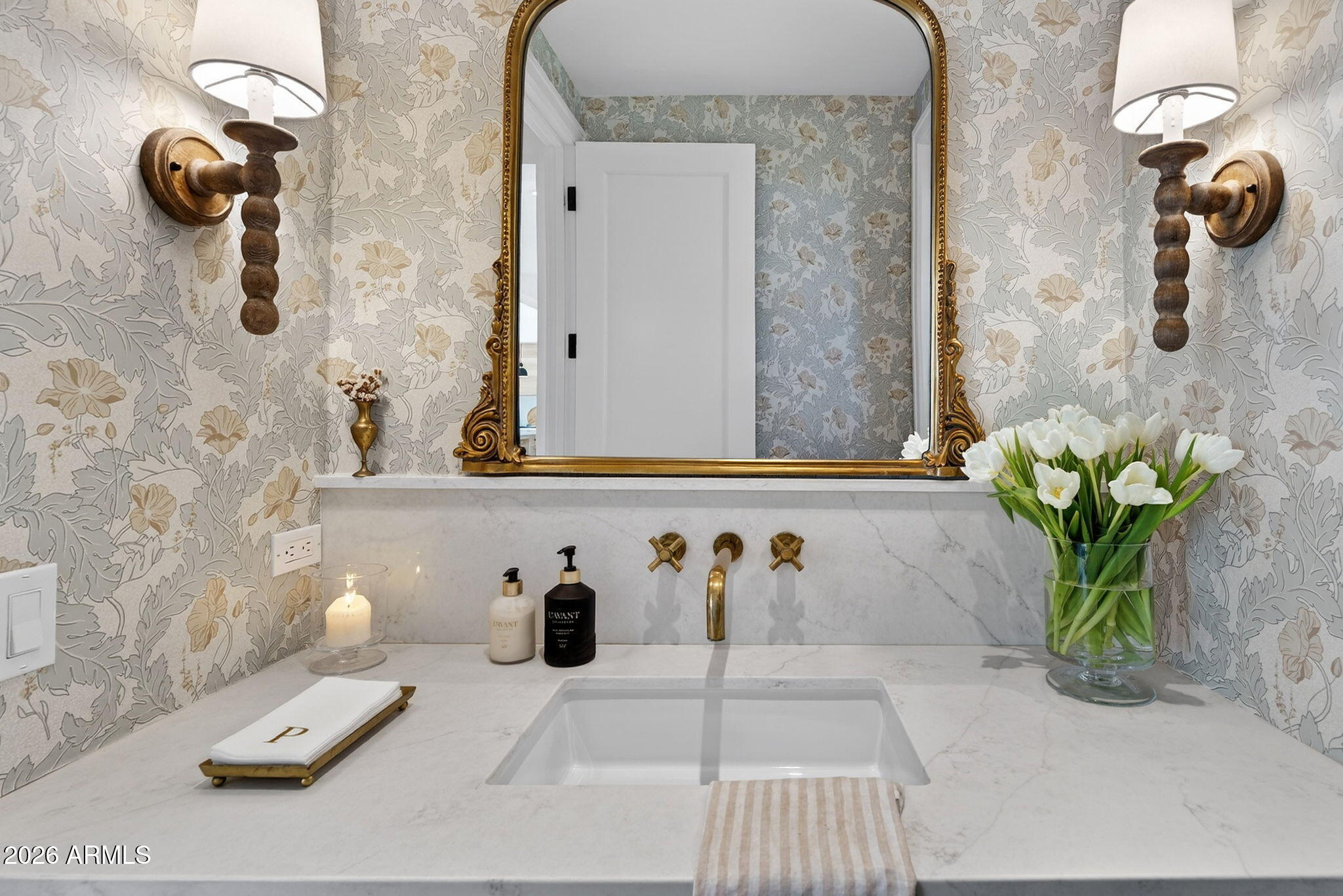 5217 E CALLE REDONDA