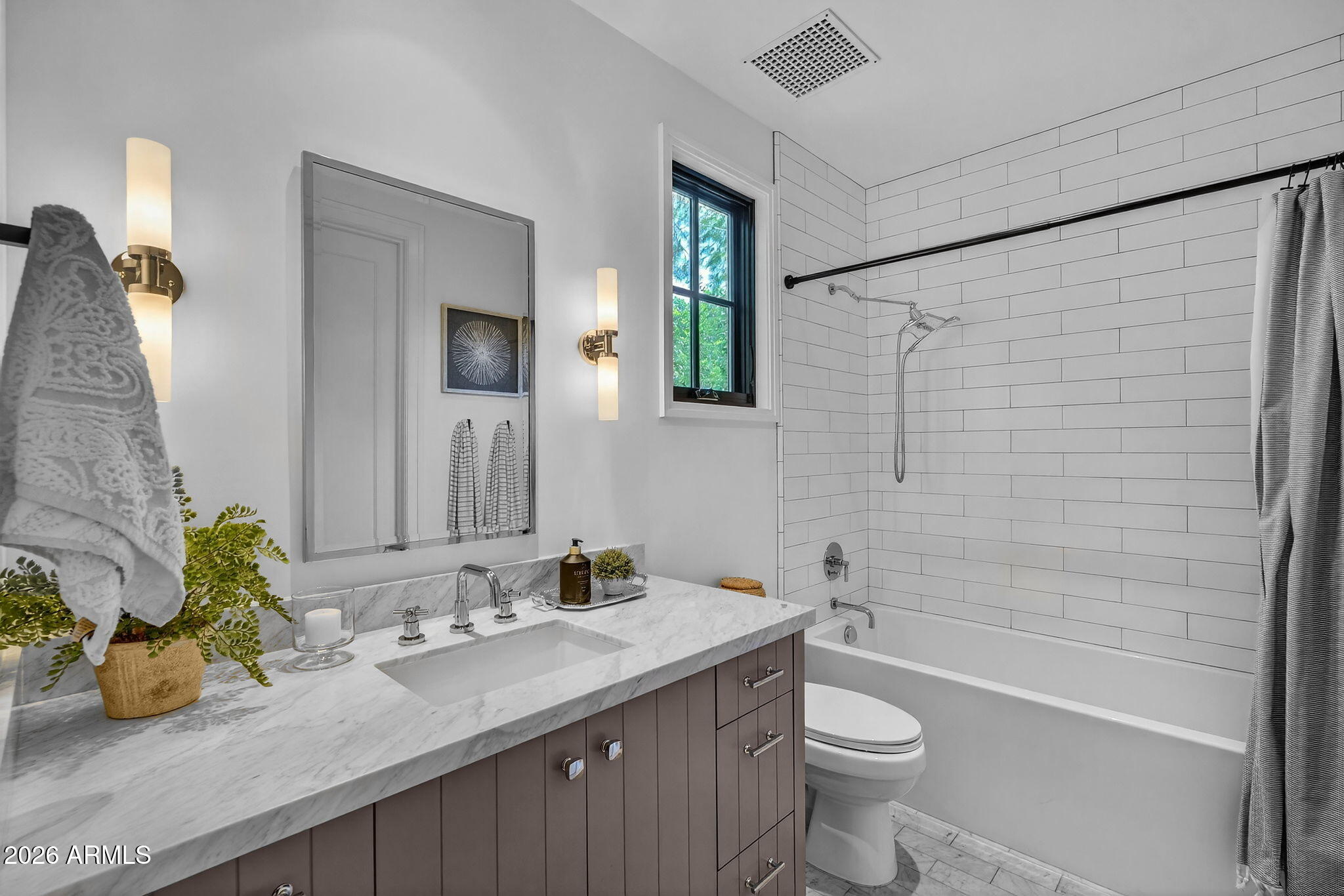 5217 E CALLE REDONDA