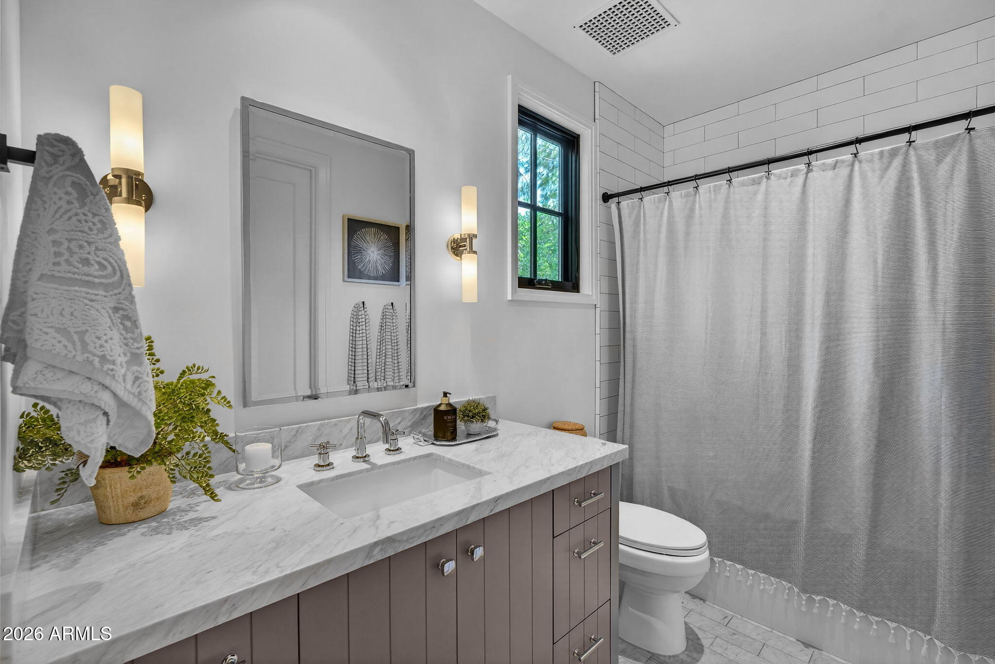 5217 E CALLE REDONDA