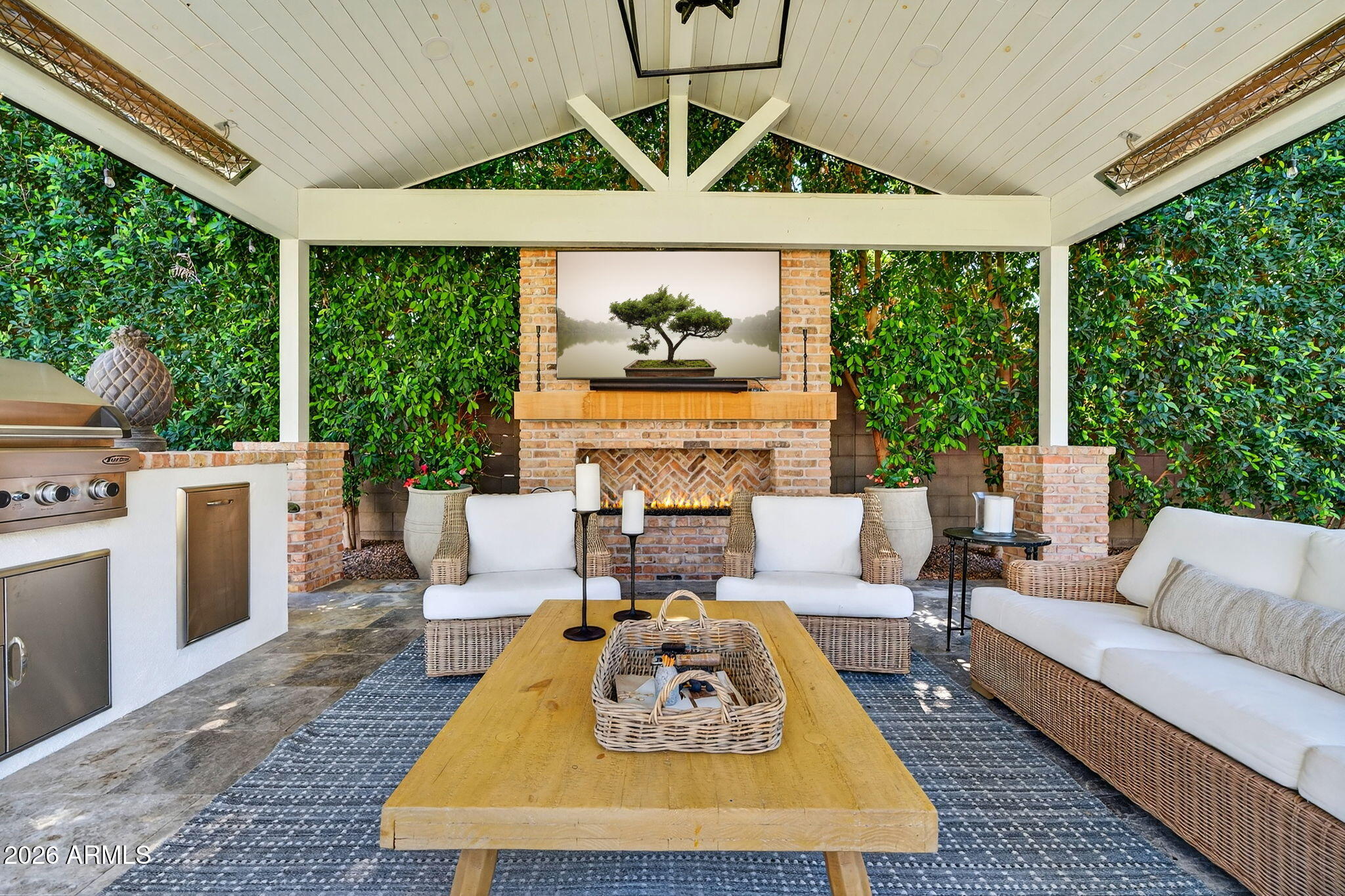 5217 E CALLE REDONDA