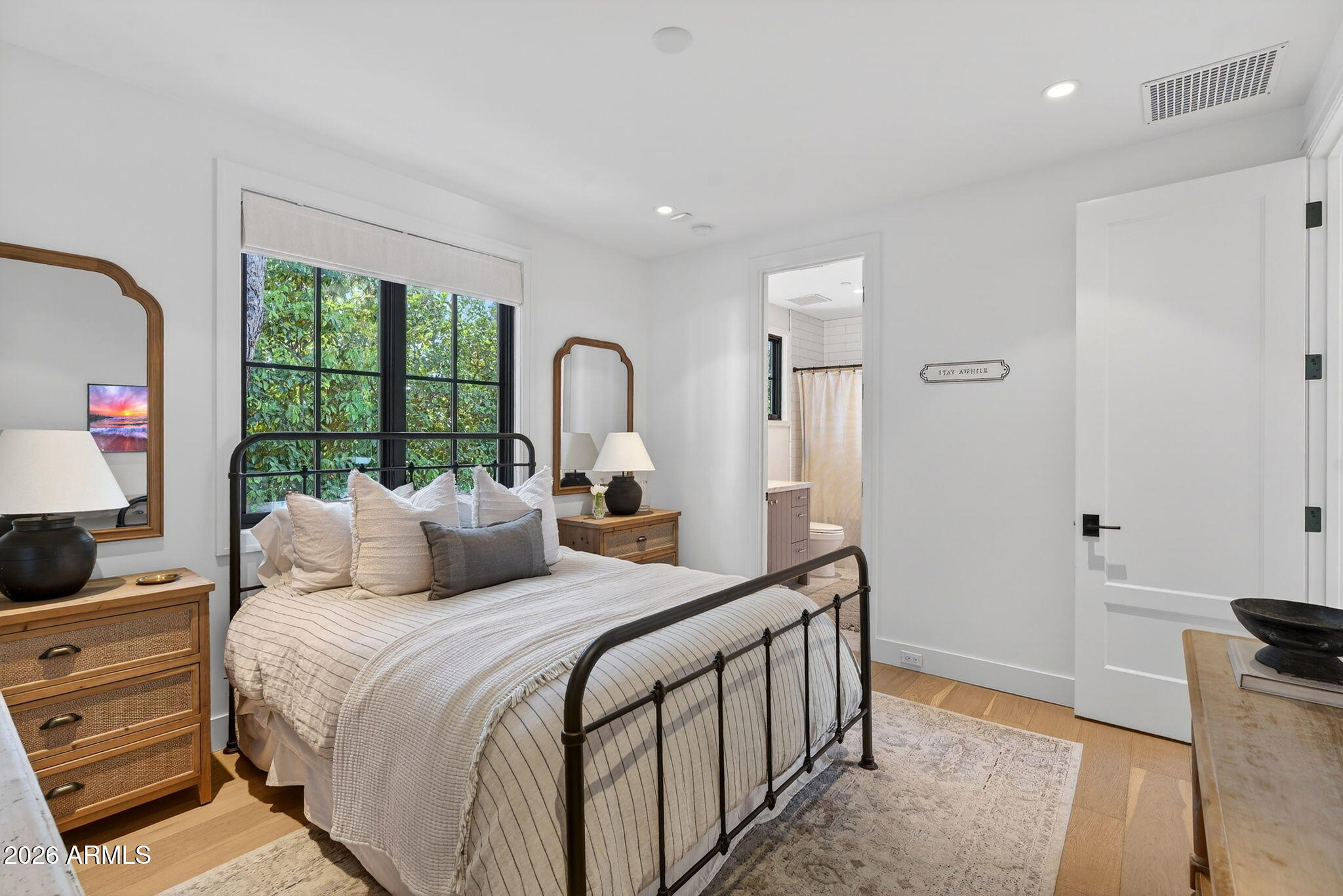 5217 E CALLE REDONDA