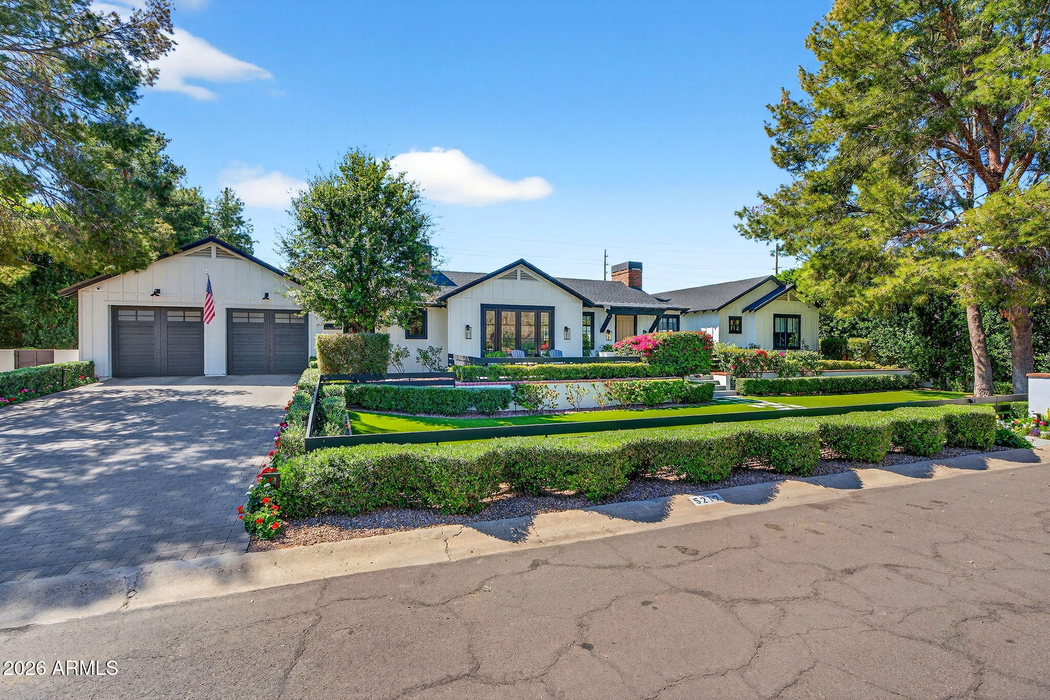 5217 E CALLE REDONDA