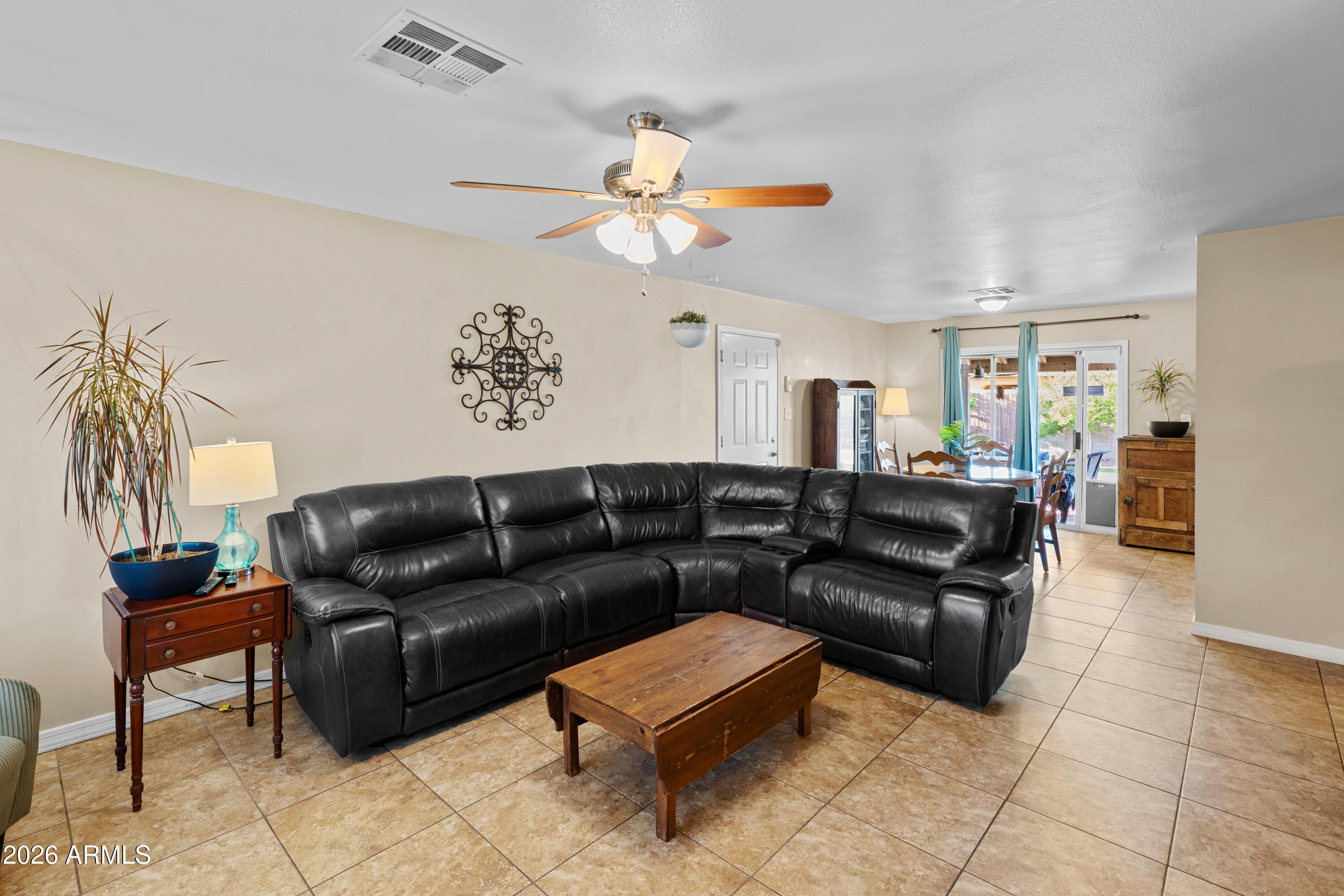 4118 W ORANGEWOOD Avenue