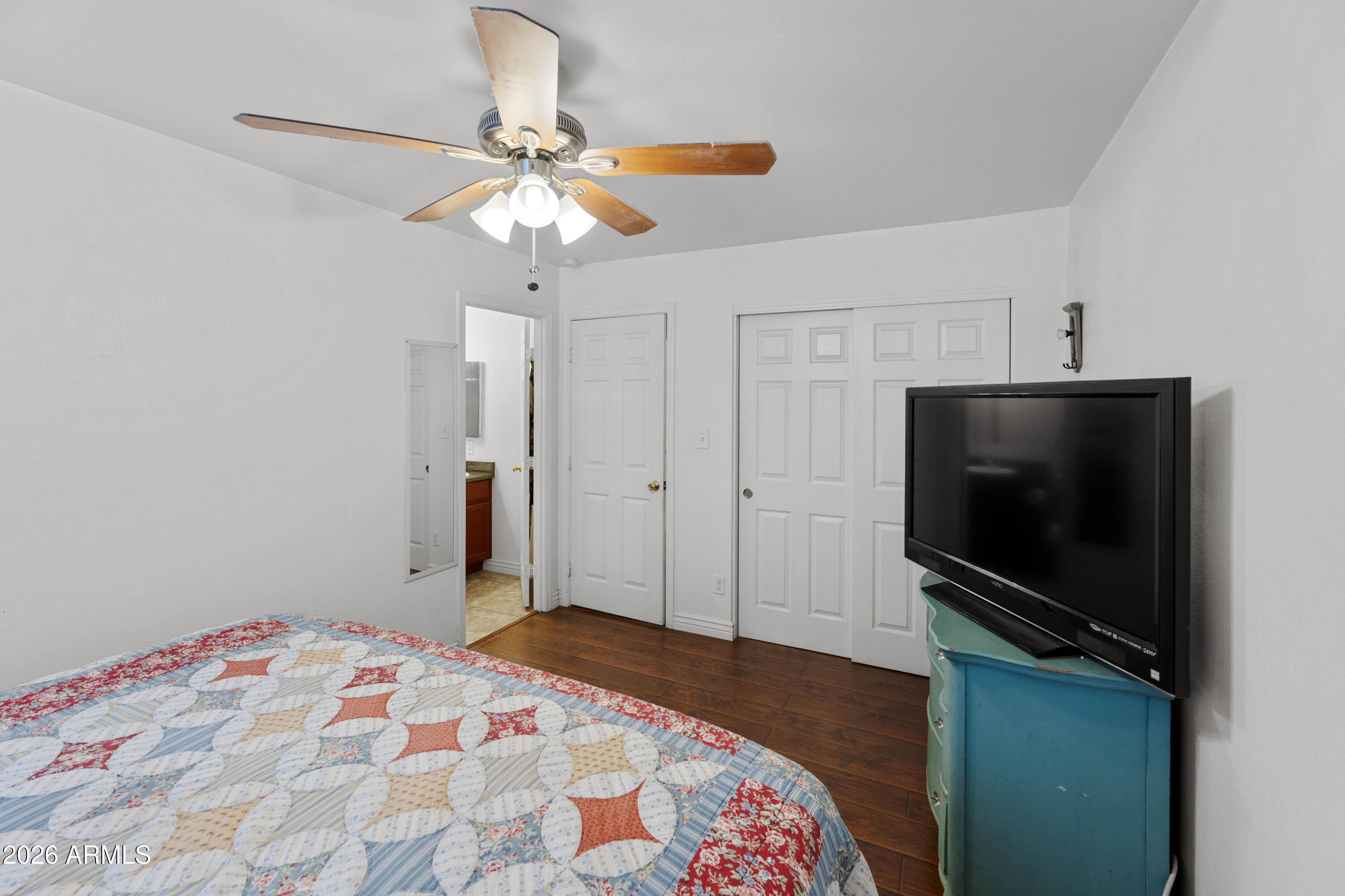 4118 W ORANGEWOOD Avenue