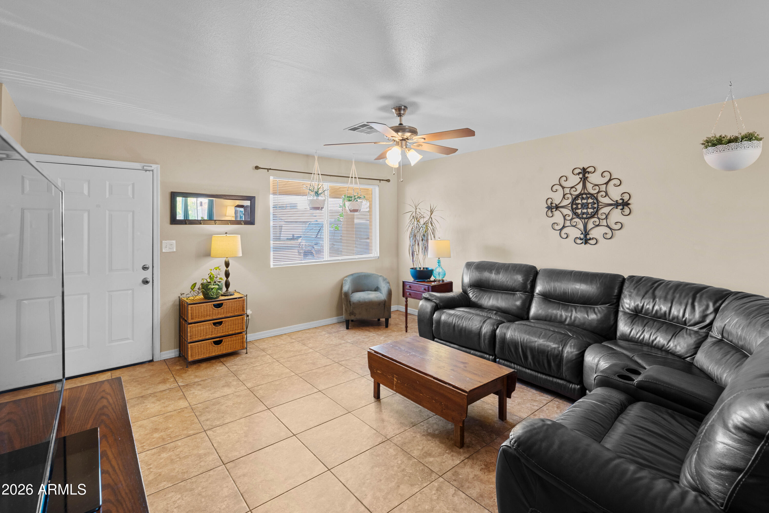 4118 W ORANGEWOOD Avenue