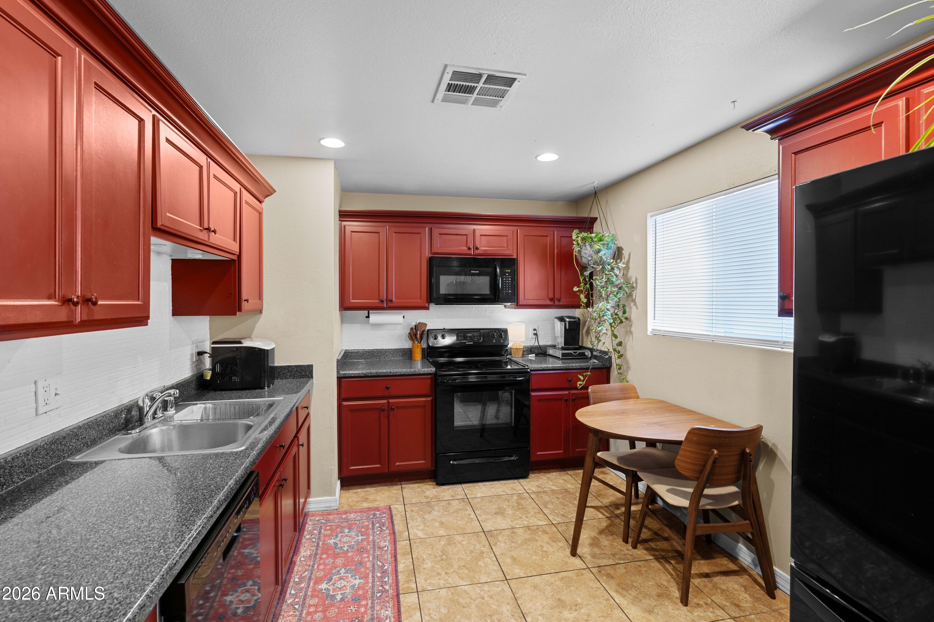 4118 W ORANGEWOOD Avenue