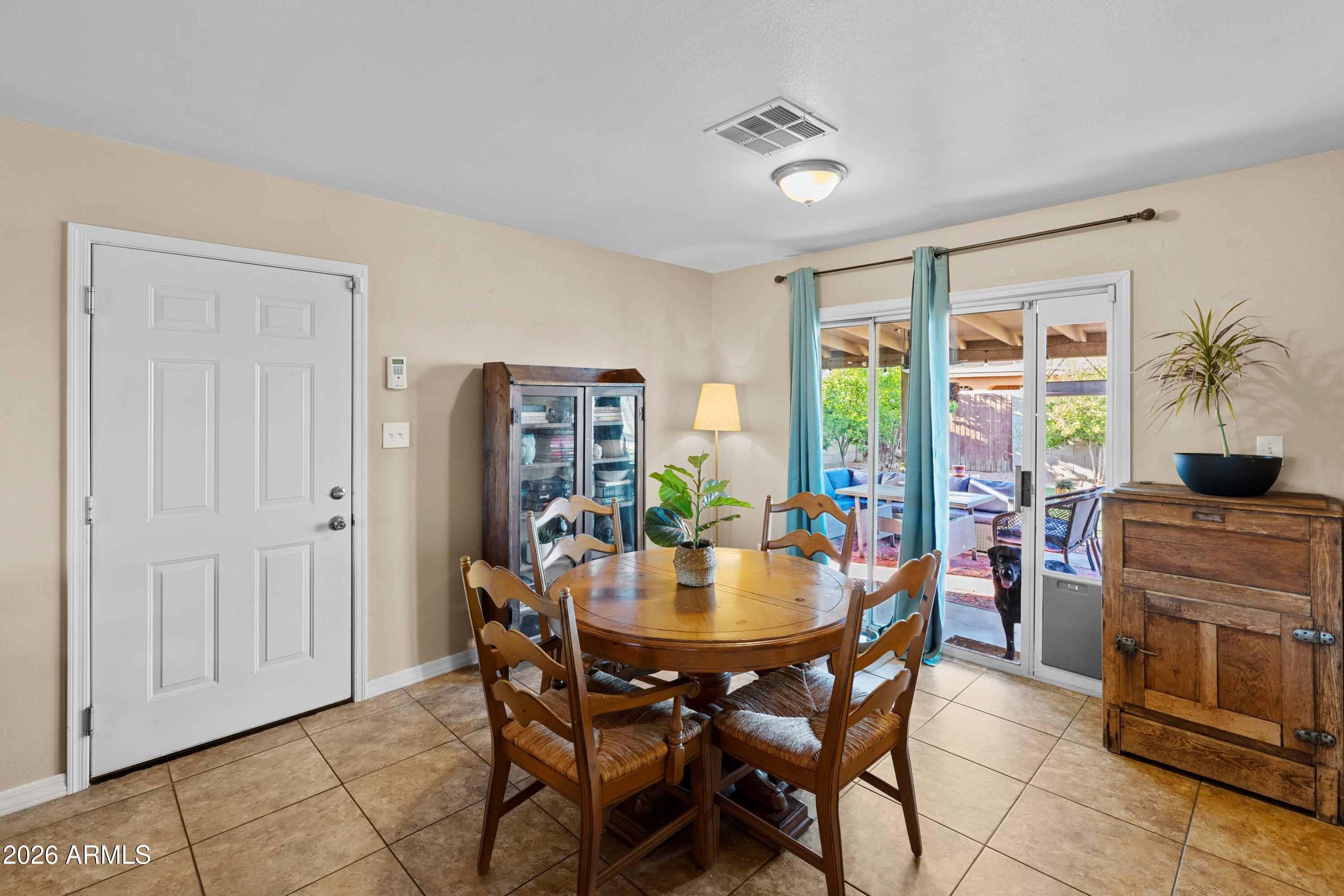 4118 W ORANGEWOOD Avenue