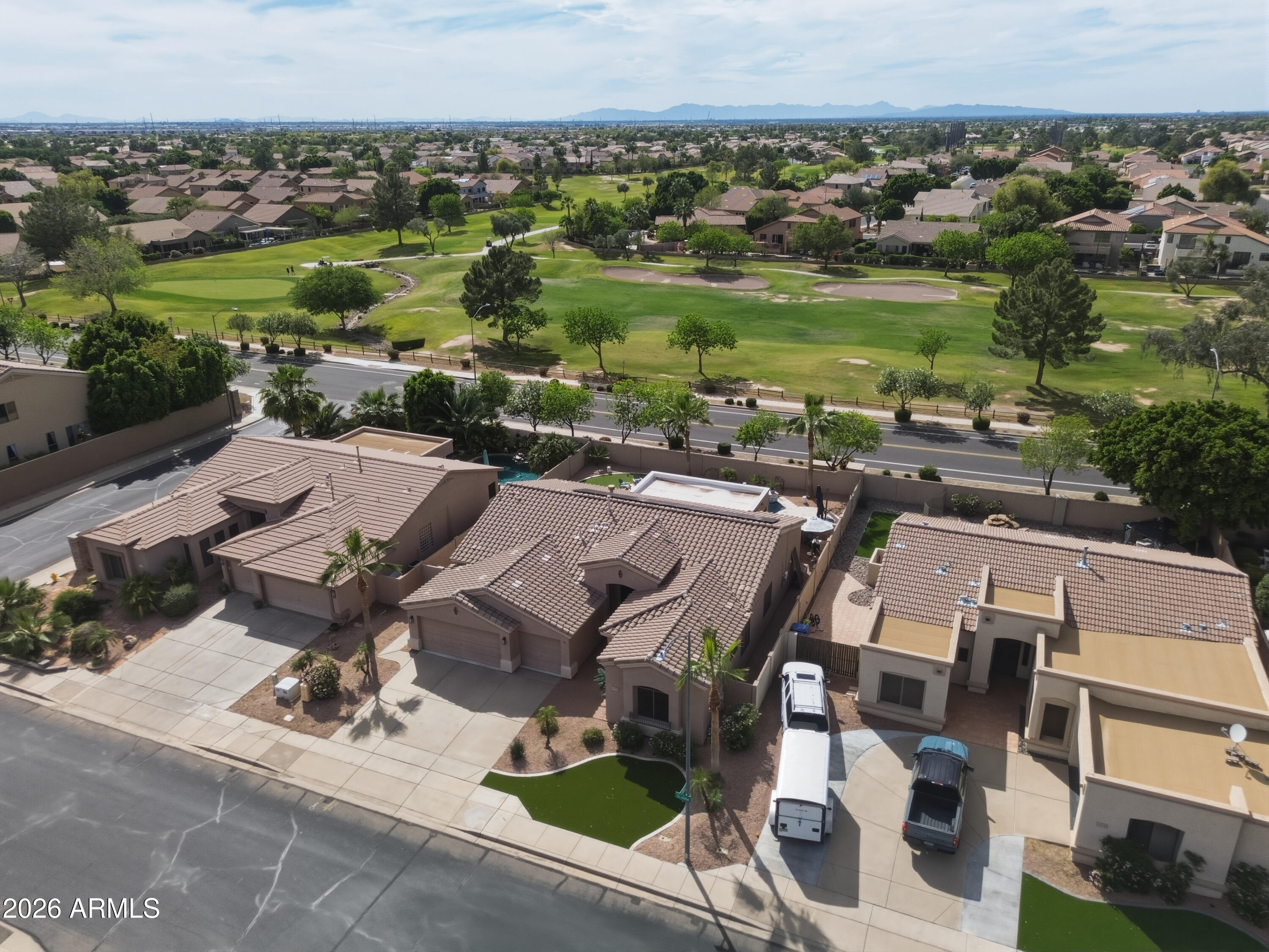 2328 S SORRELLE Street