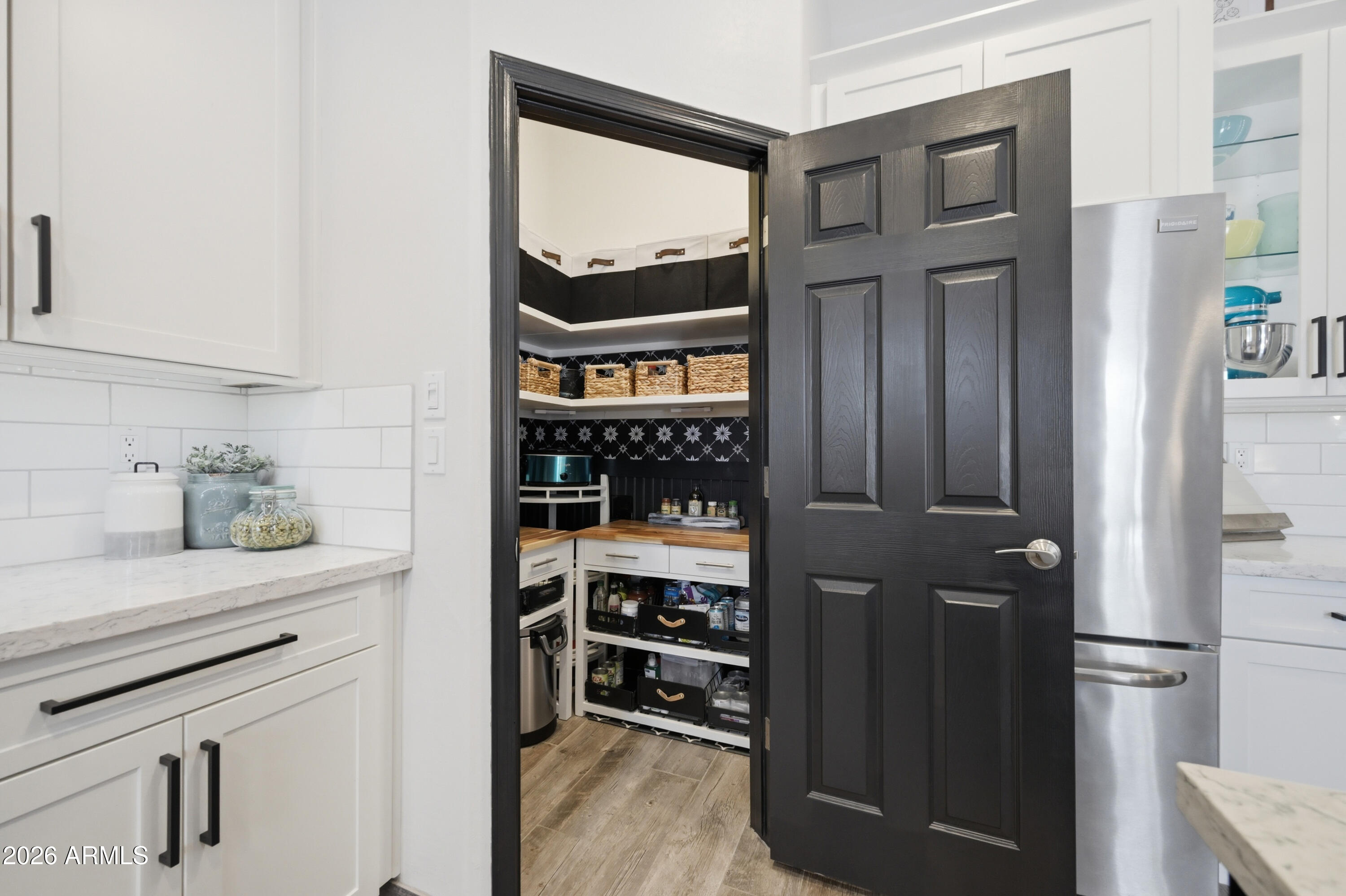 2328 S SORRELLE Street