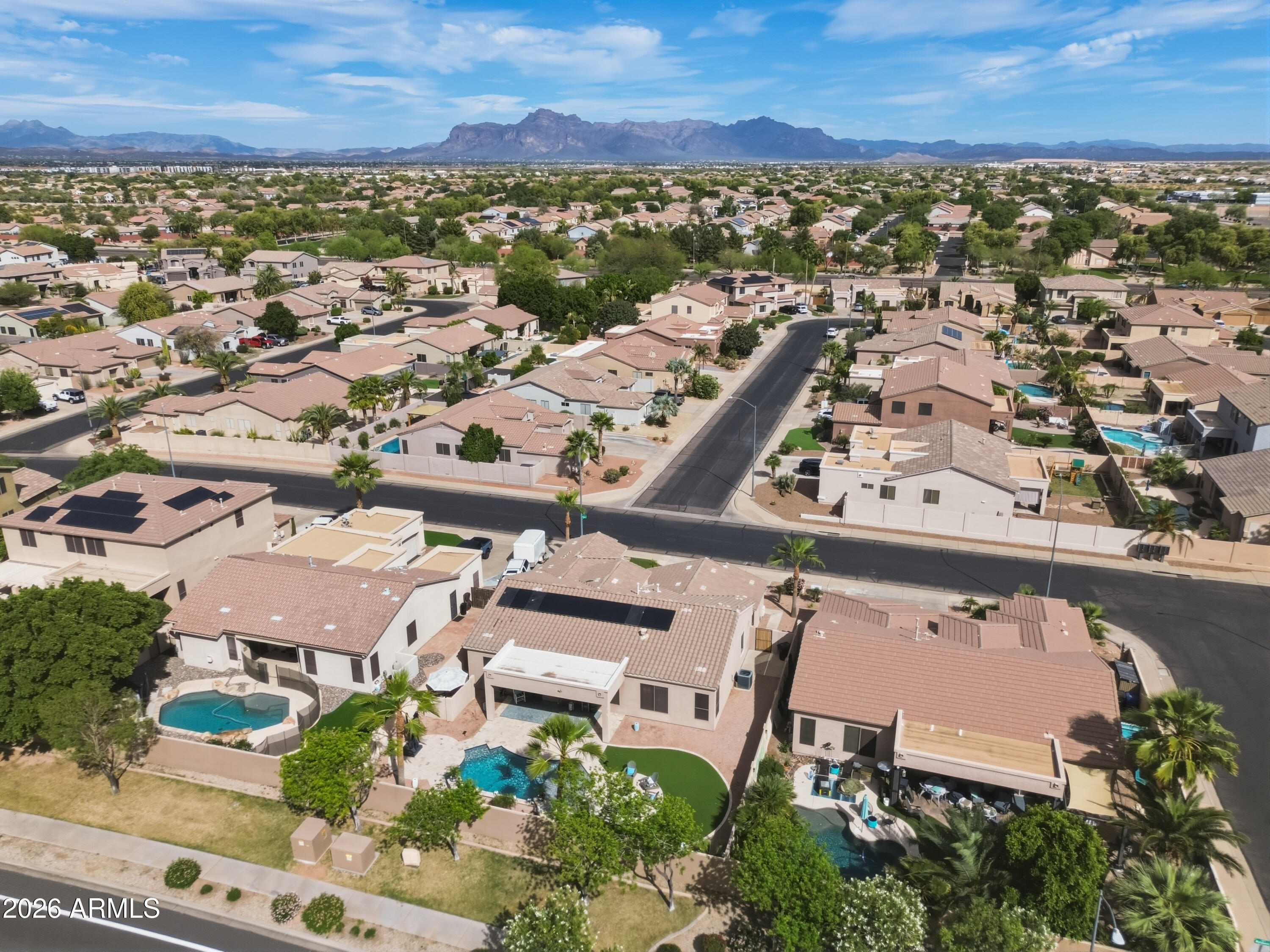 2328 S SORRELLE Street