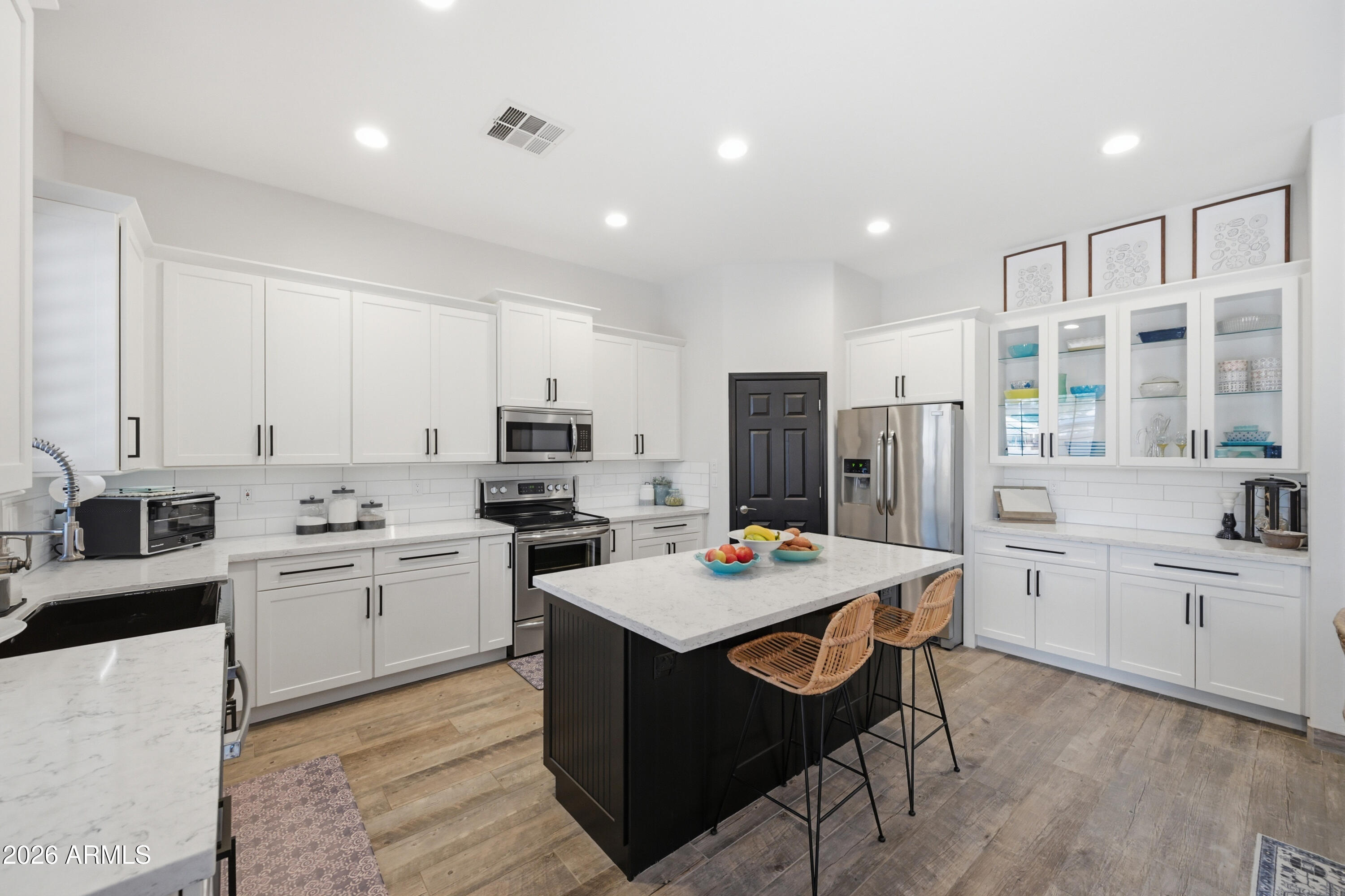 2328 S SORRELLE Street