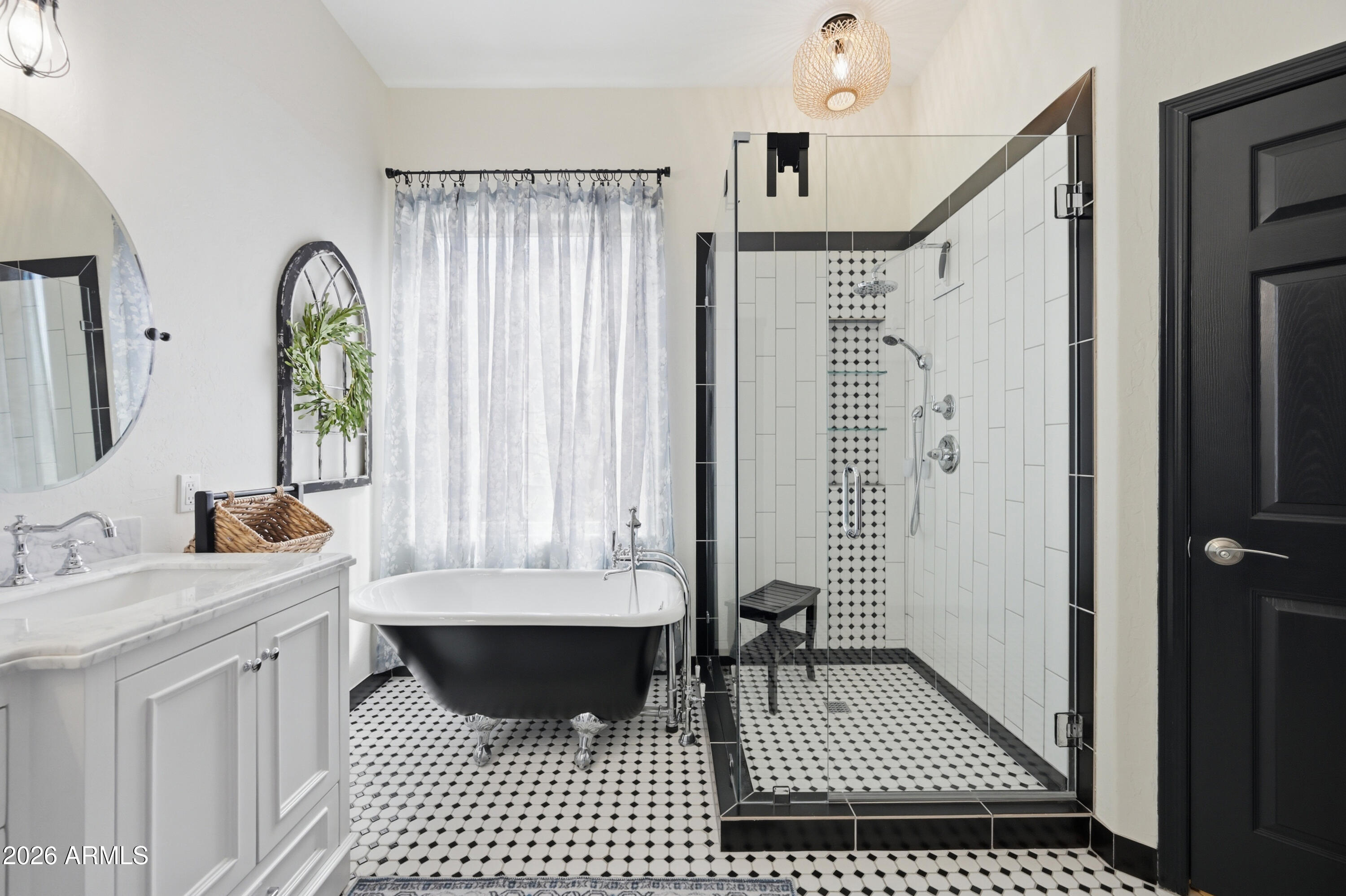 2328 S SORRELLE Street