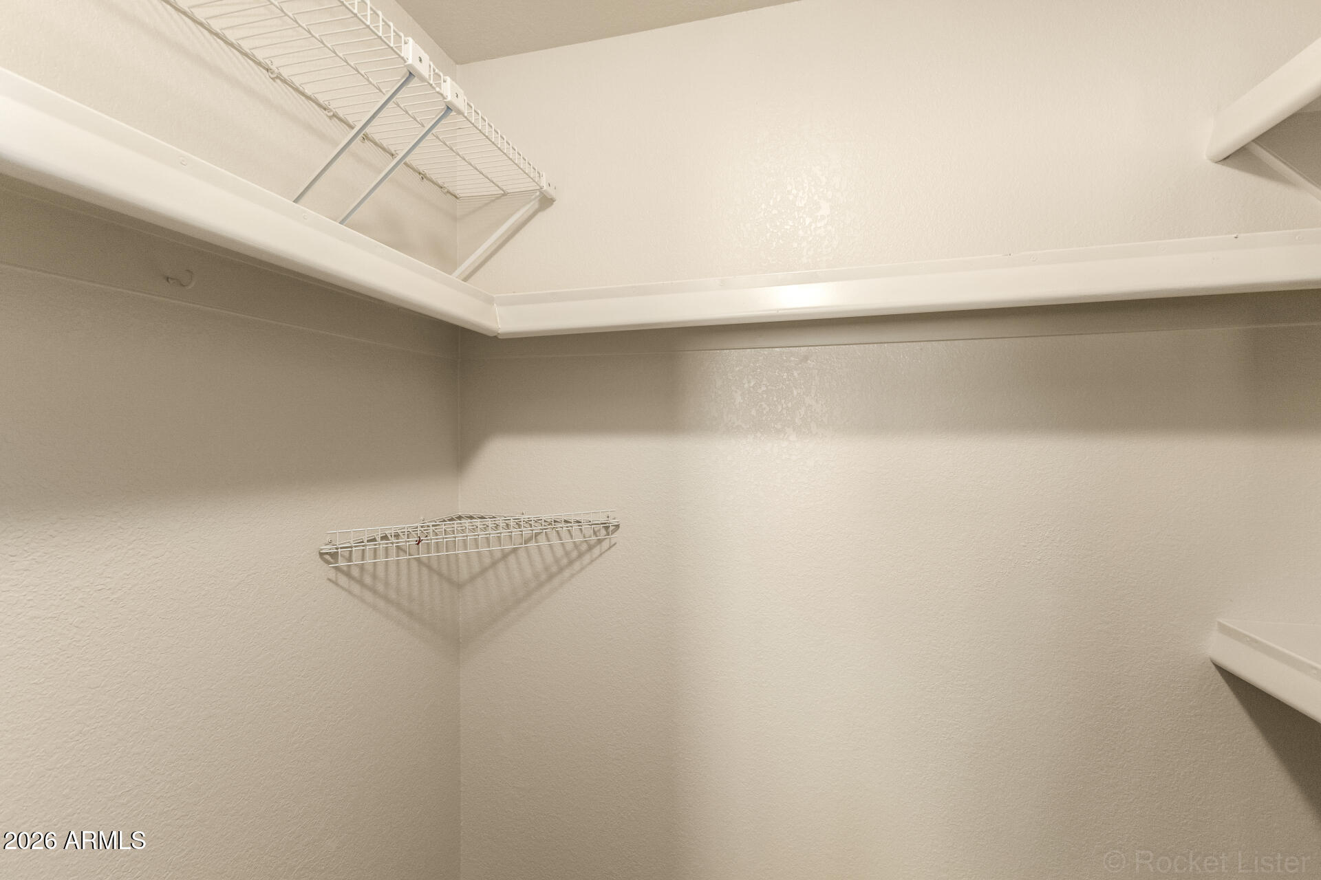 1638 E FAIRVIEW Street