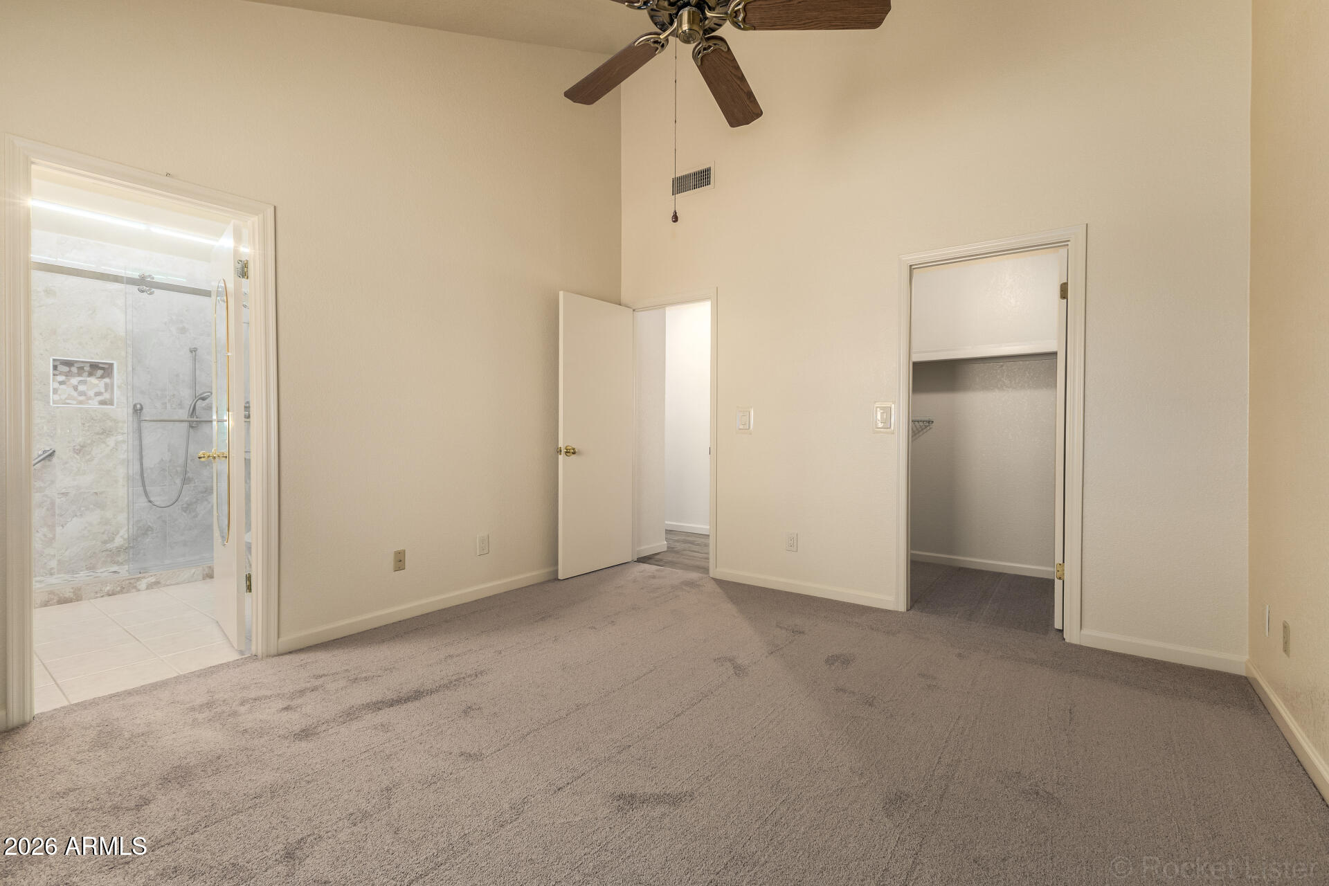 1638 E FAIRVIEW Street