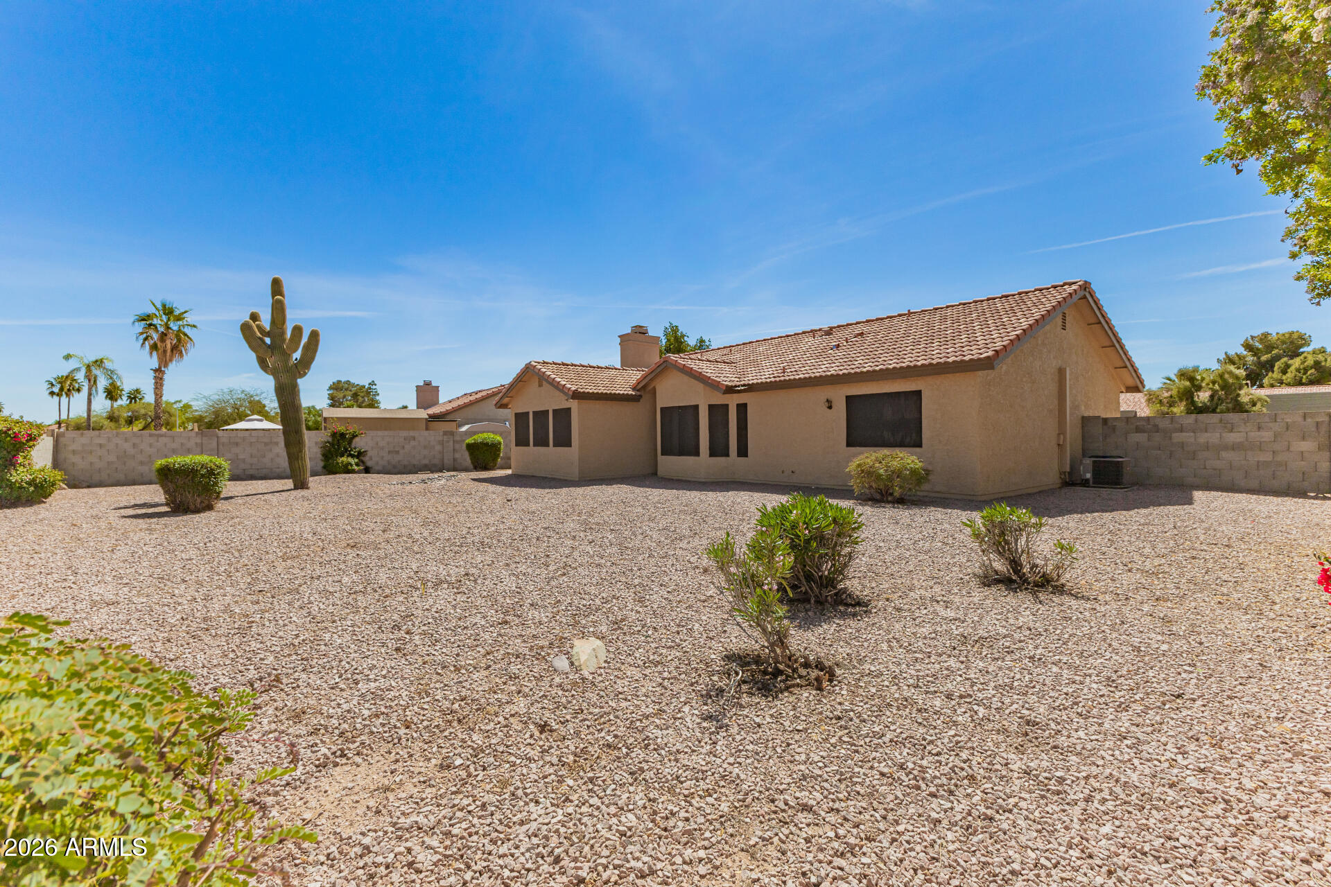 1638 E FAIRVIEW Street