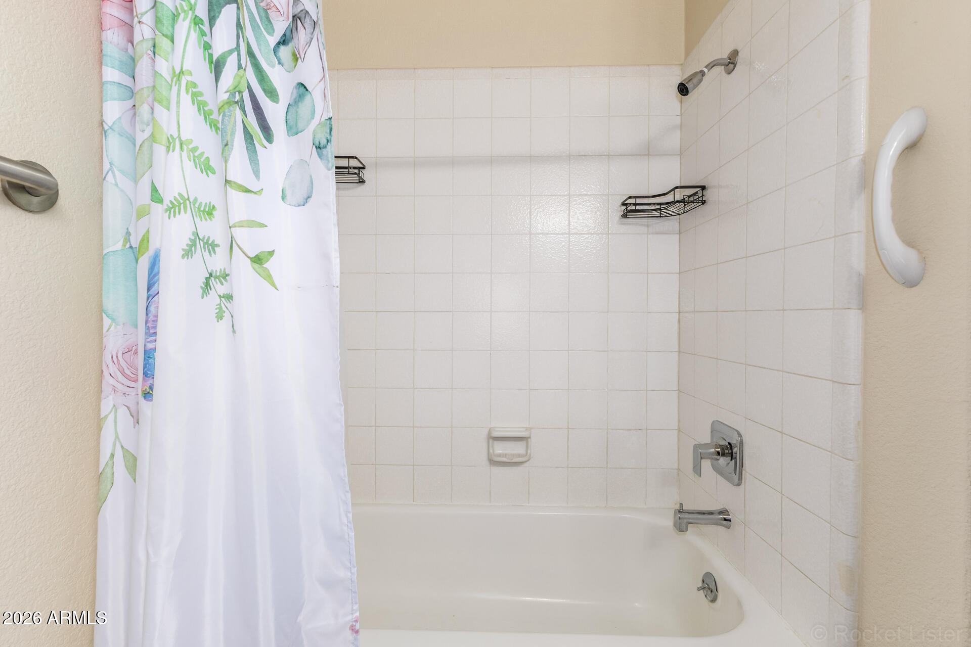 1638 E FAIRVIEW Street