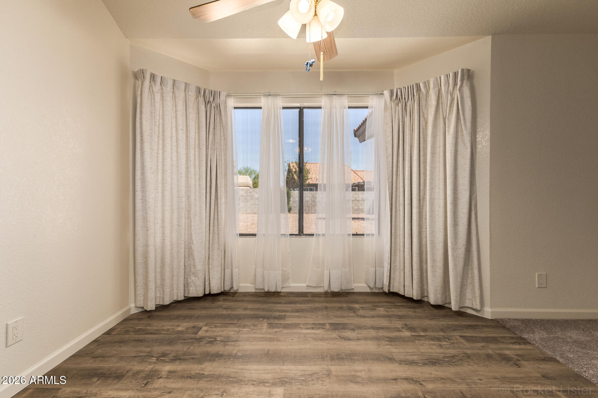 1638 E FAIRVIEW Street