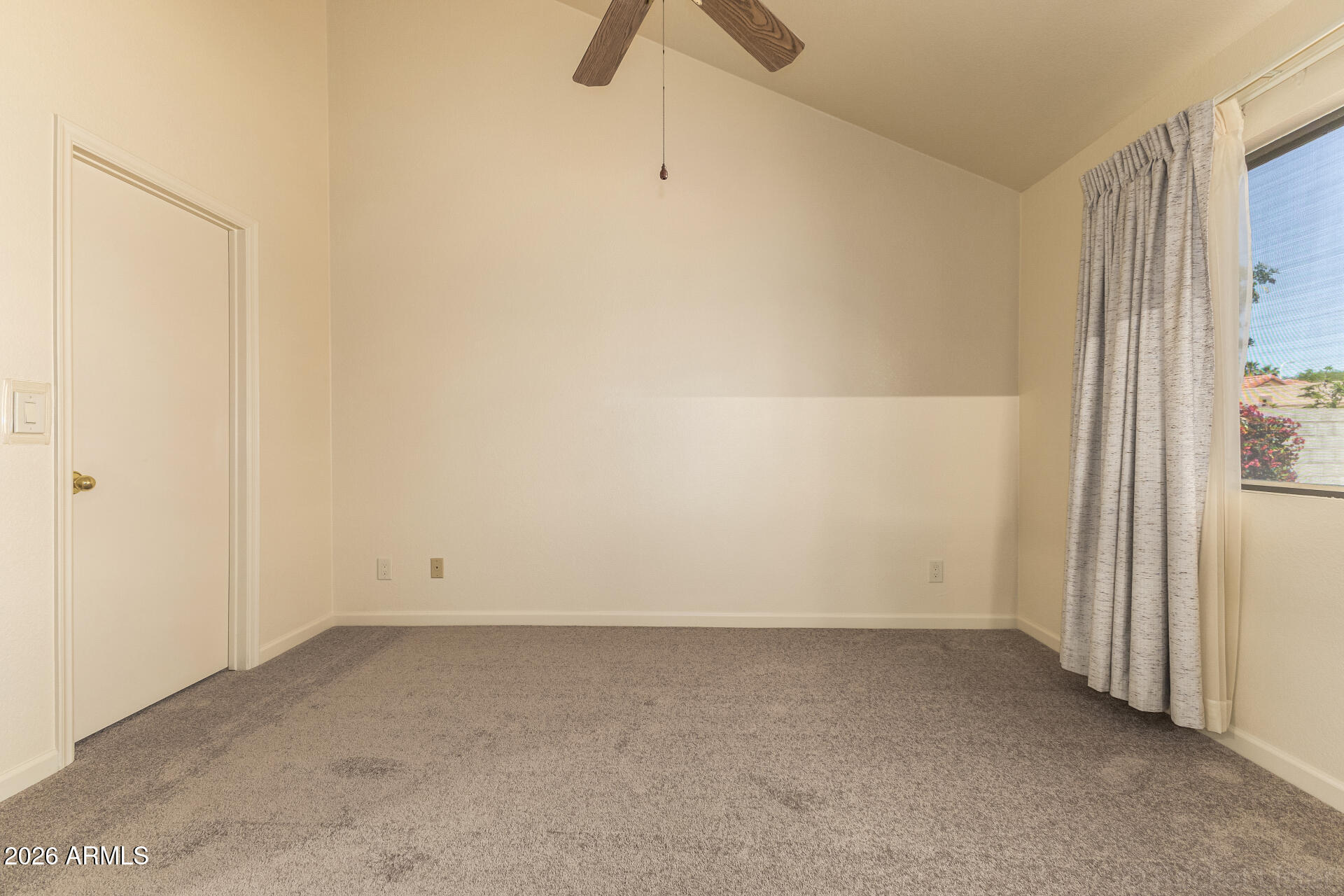 1638 E FAIRVIEW Street