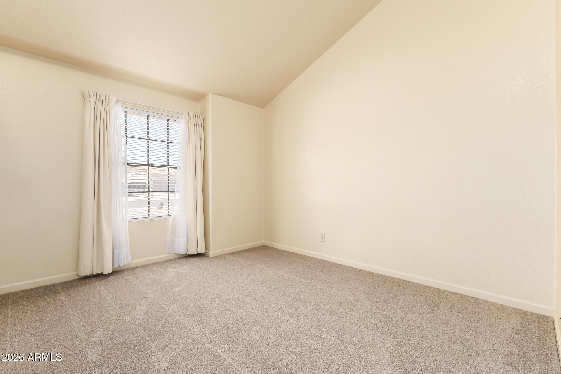 1638 E FAIRVIEW Street