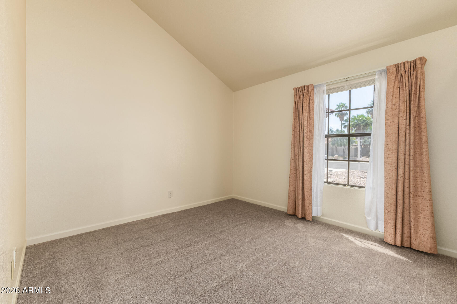 1638 E FAIRVIEW Street