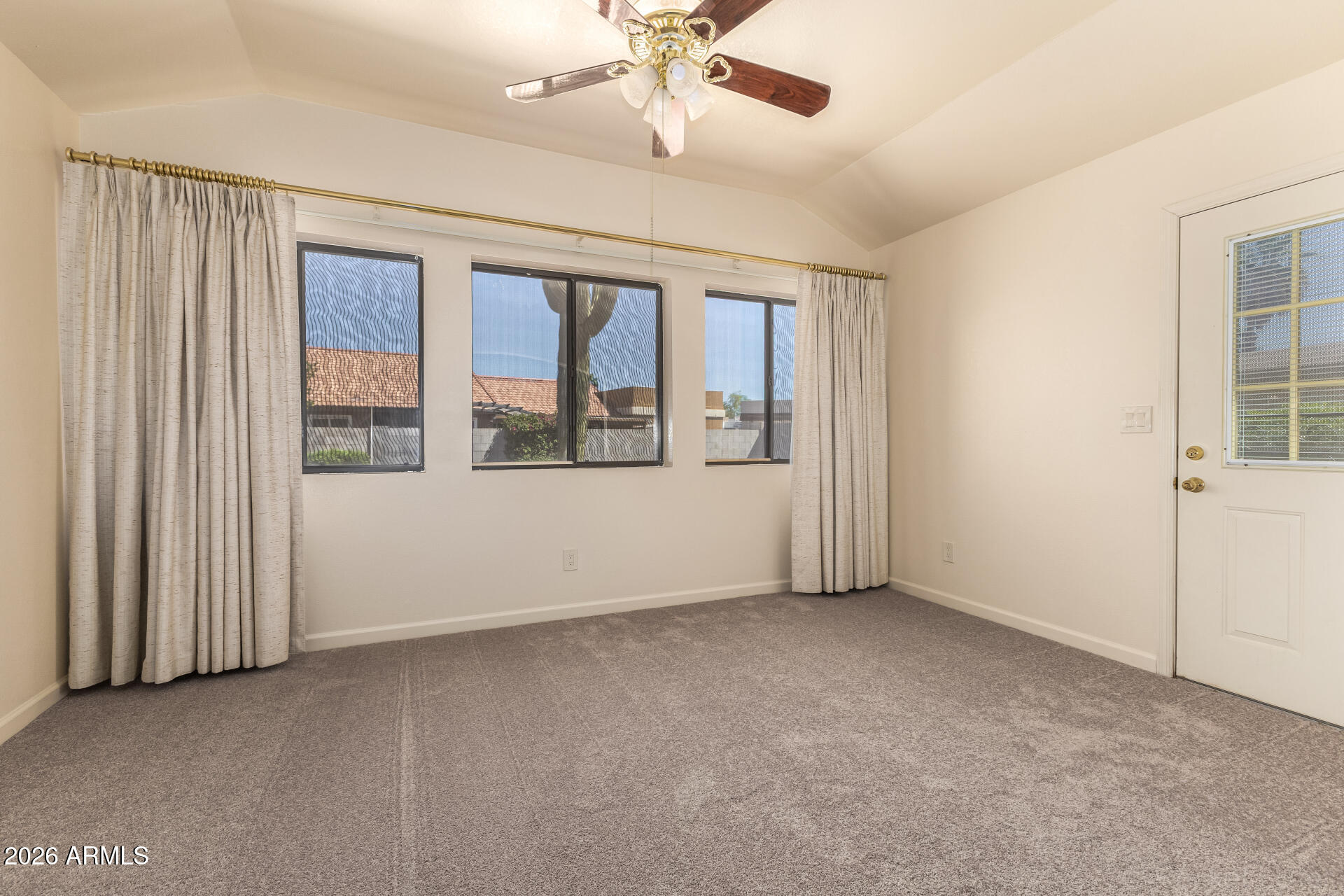 1638 E FAIRVIEW Street