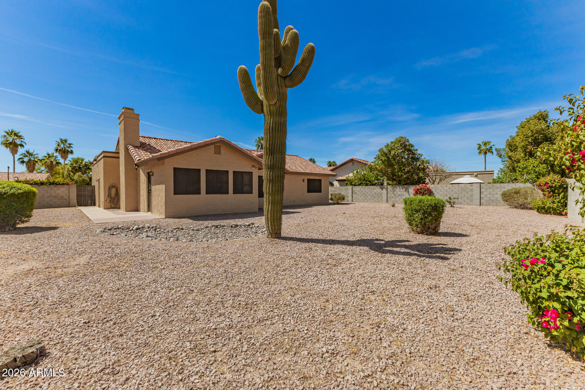 1638 E FAIRVIEW Street