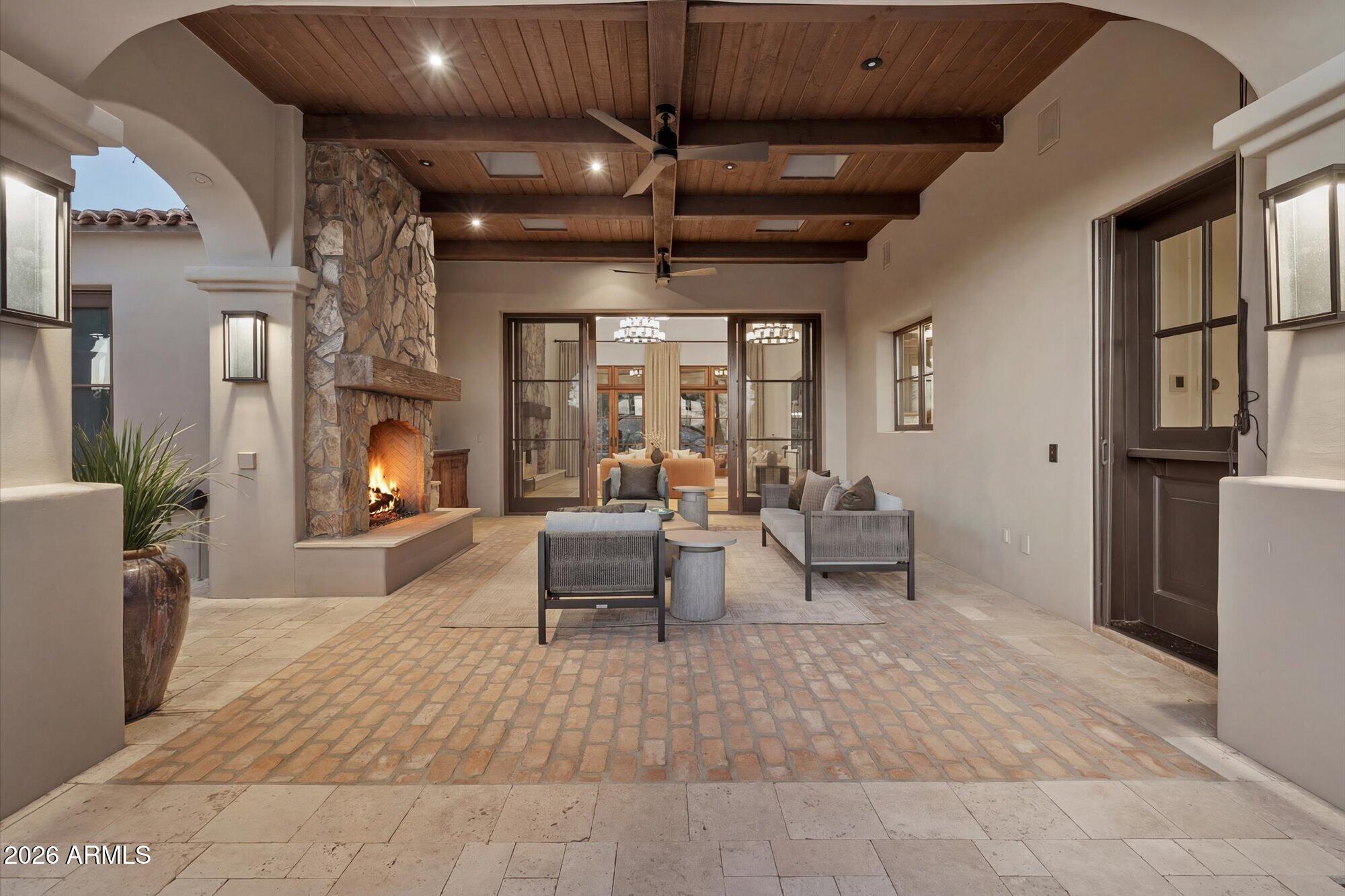 9820 E THOMPSON PEAK Parkway 648