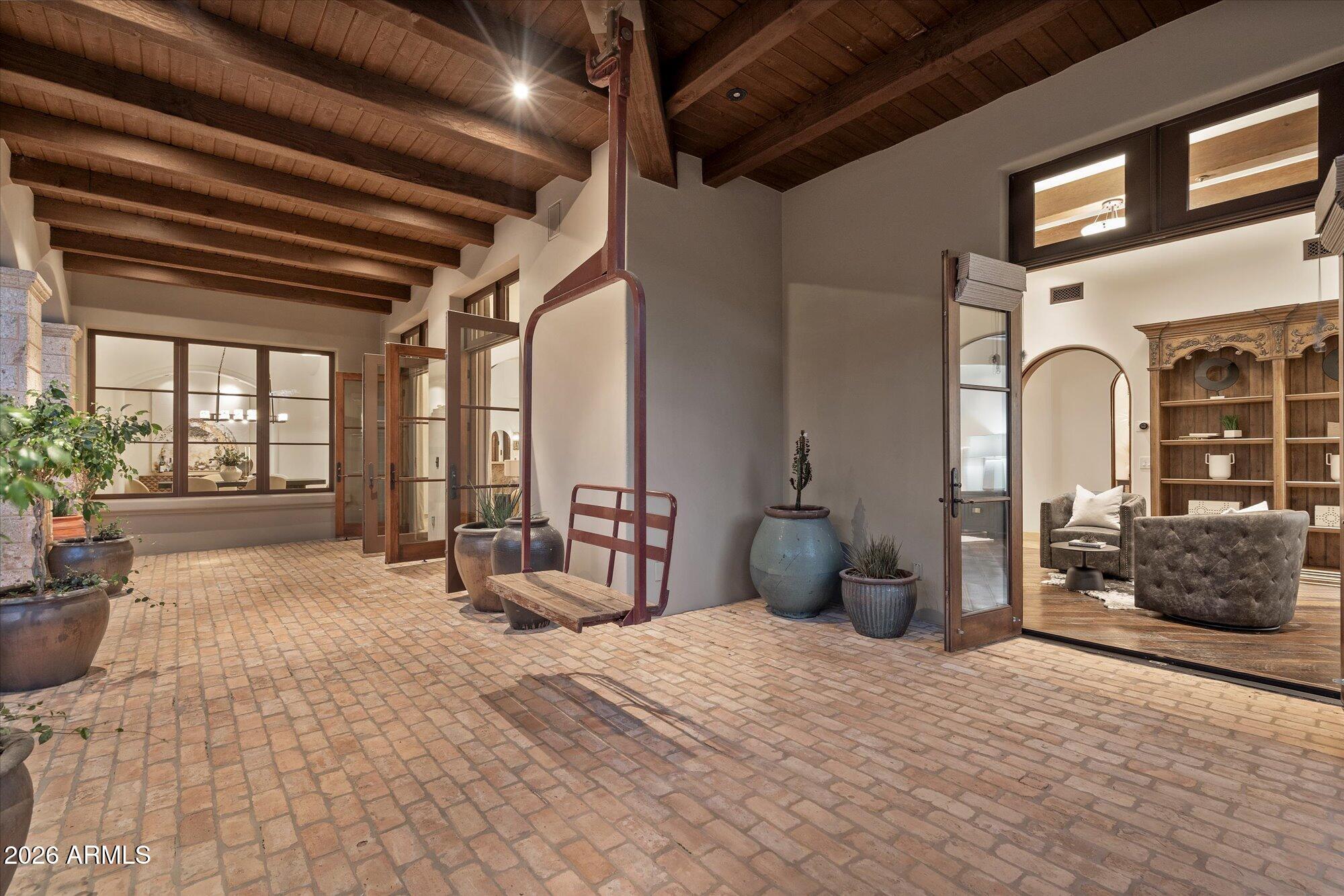 9820 E THOMPSON PEAK Parkway 648