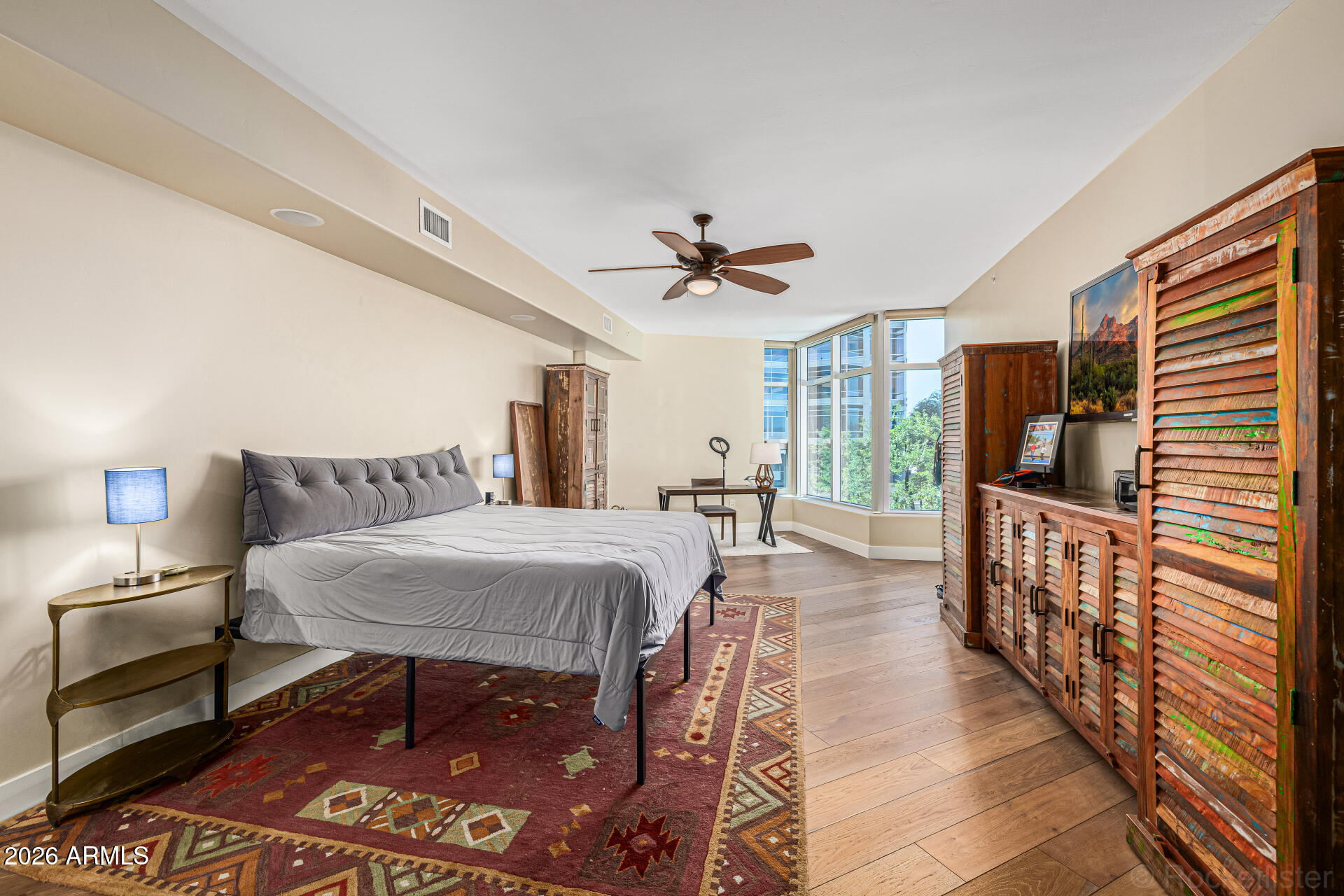 120 E RIO SALADO Parkway 204