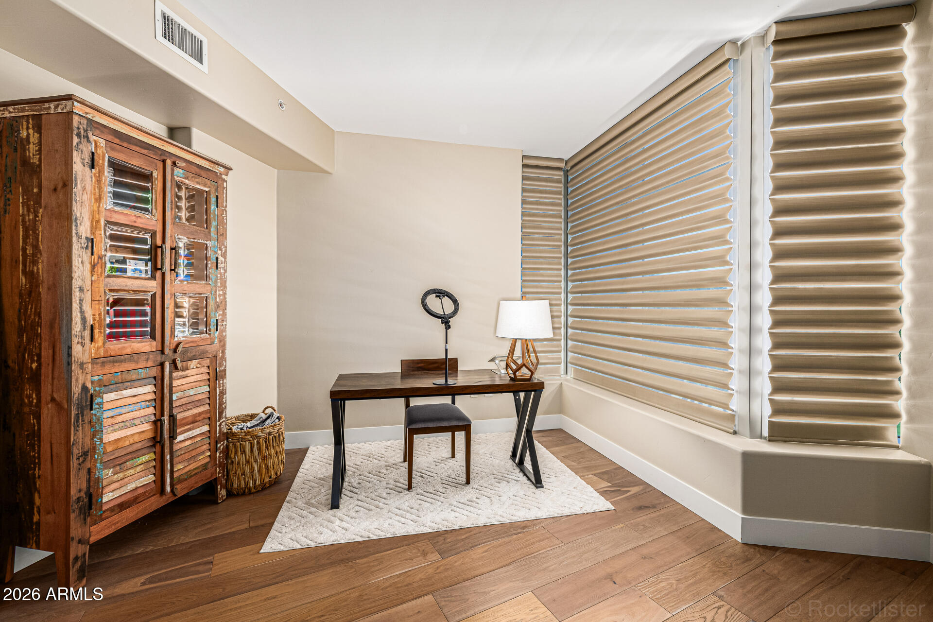 120 E RIO SALADO Parkway 204