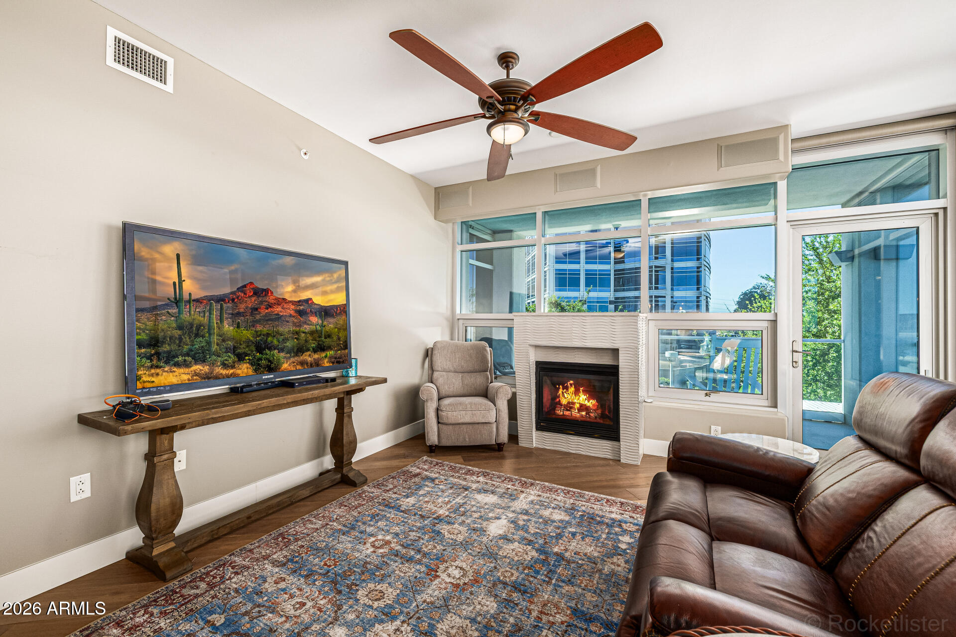 120 E RIO SALADO Parkway 204