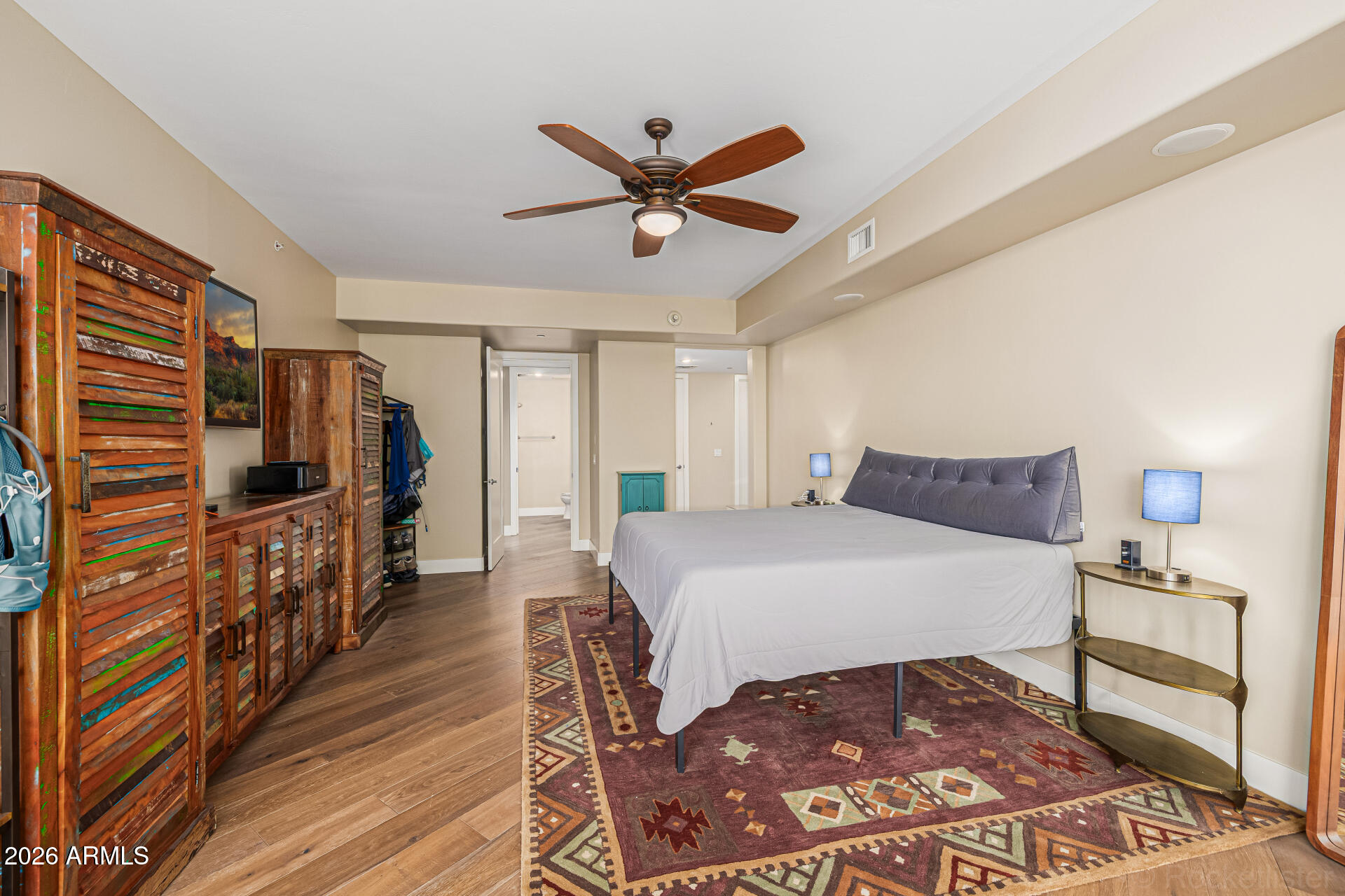 120 E RIO SALADO Parkway 204