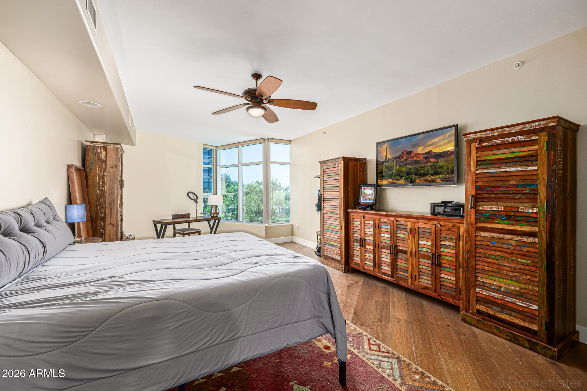 120 E RIO SALADO Parkway 204