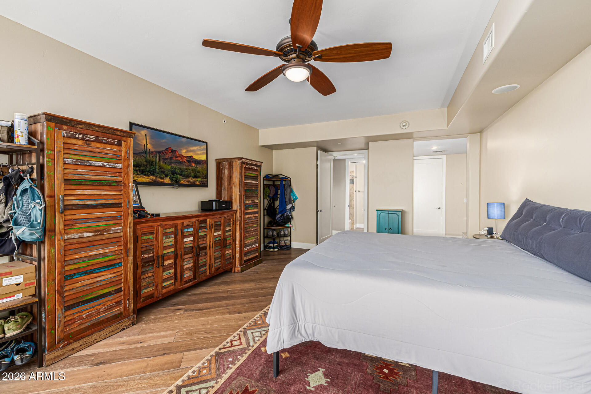 120 E RIO SALADO Parkway 204