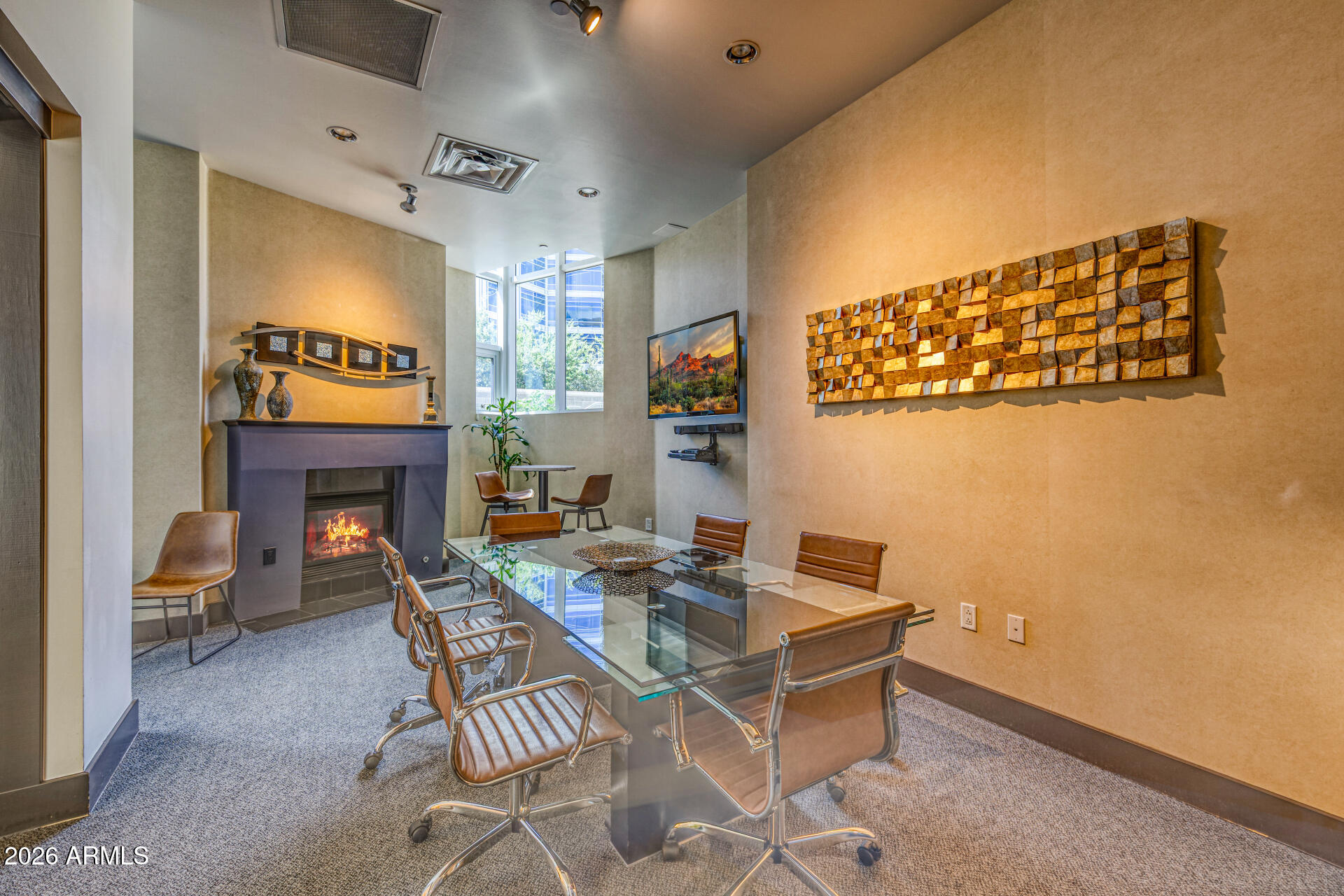 120 E RIO SALADO Parkway 204